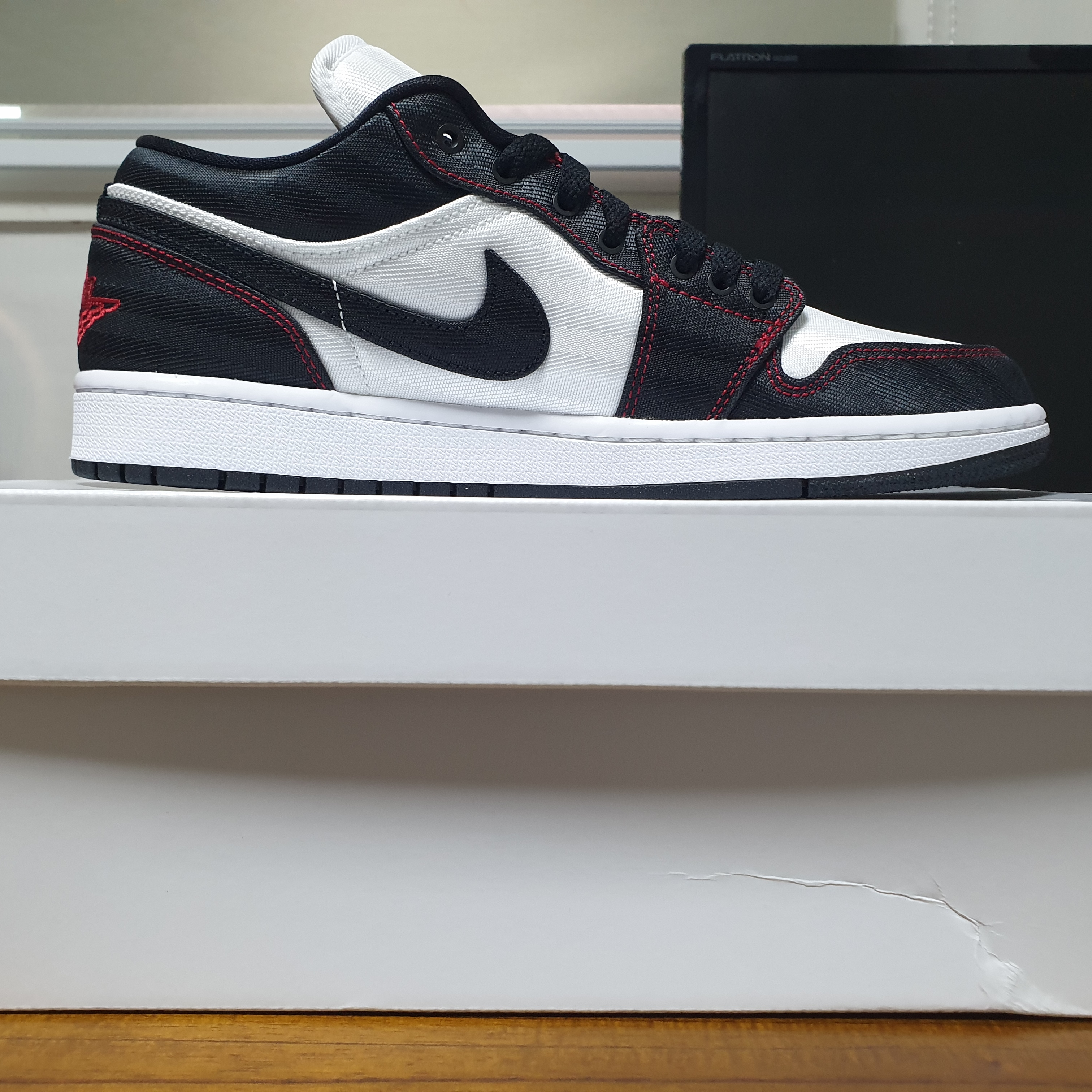Jordan 1 Retro High OG Rebellionaire, Nike Air Force 1 '07 LV8 Hangul Day 착용 스타일 - 3