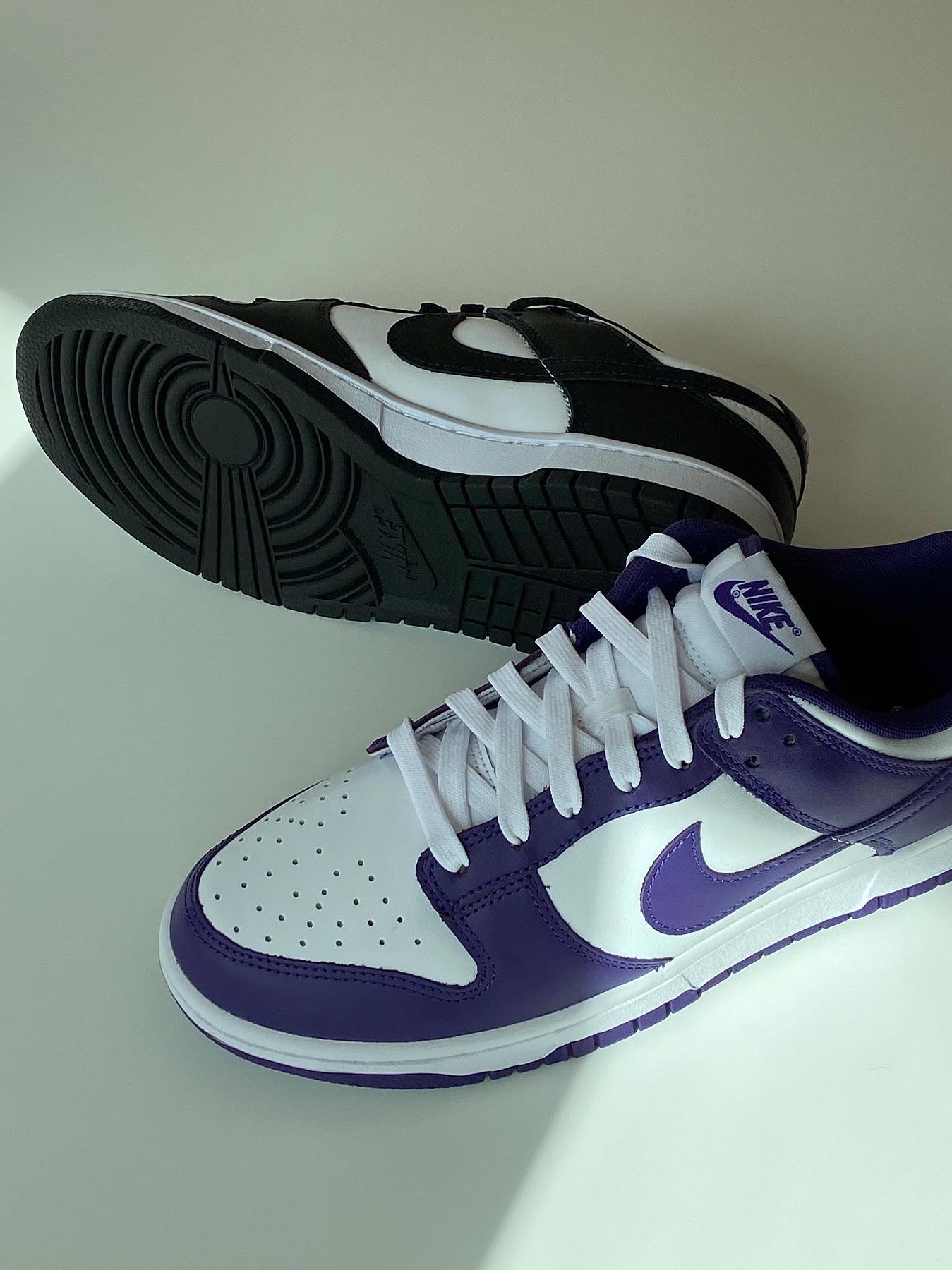 Nike Dunk Low Retro Black, Nike Dunk Low Retro Championship Court Purple 착용 스타일 - 2