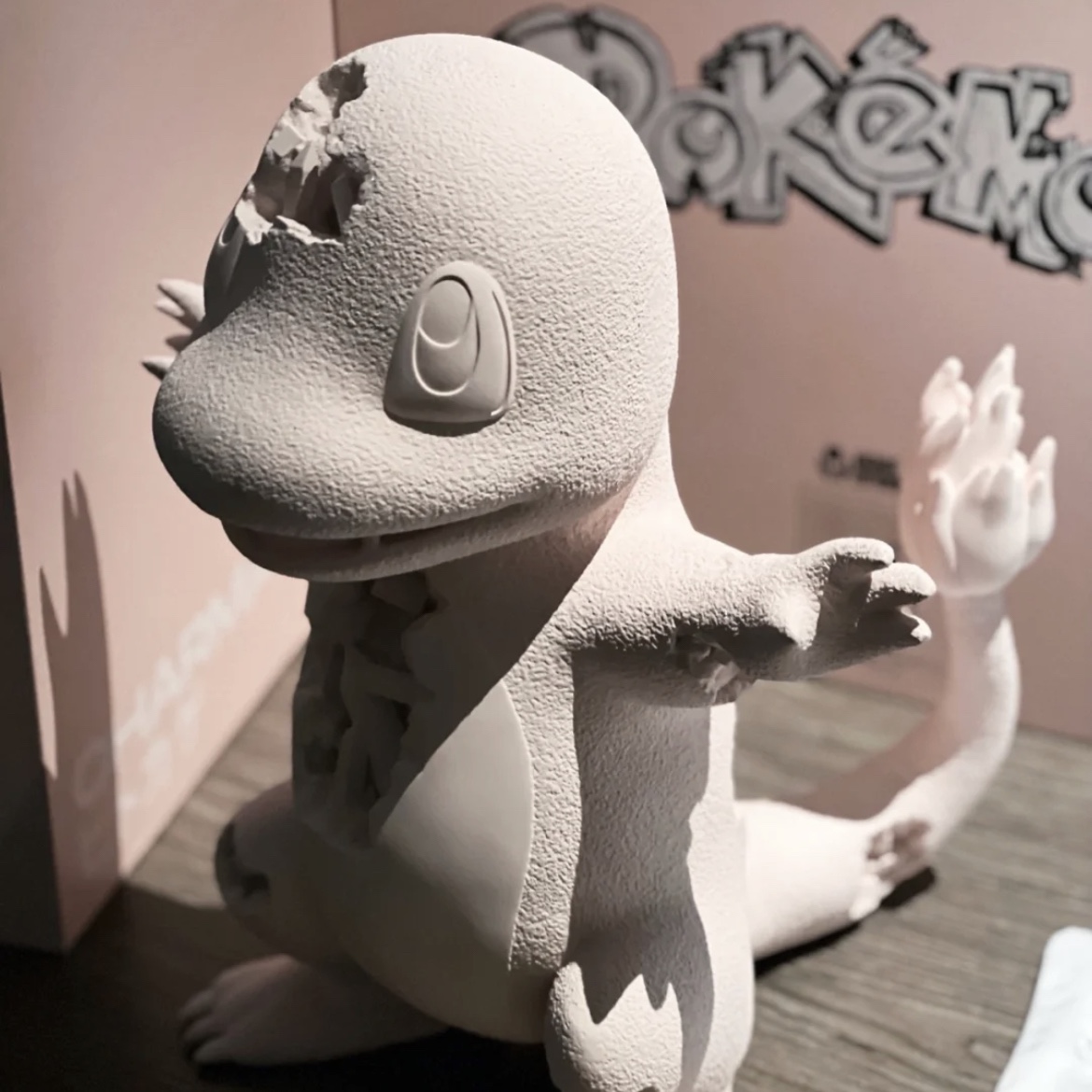 Daniel Arsham x Pokemon Crystalized Charmander 착용 스타일 - 3