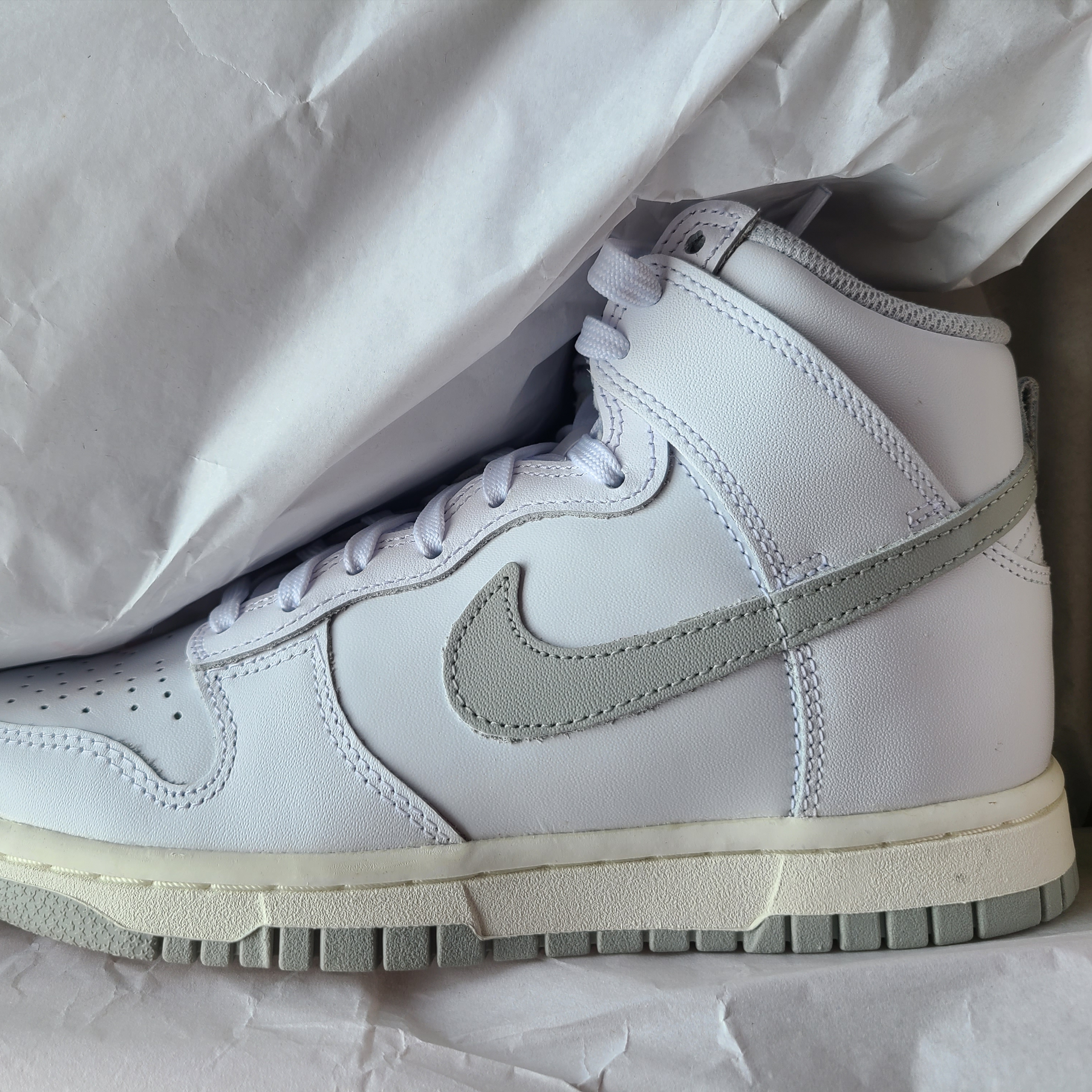 (W) Nike Dunk High White Grey Fog 착용 스타일 - 2