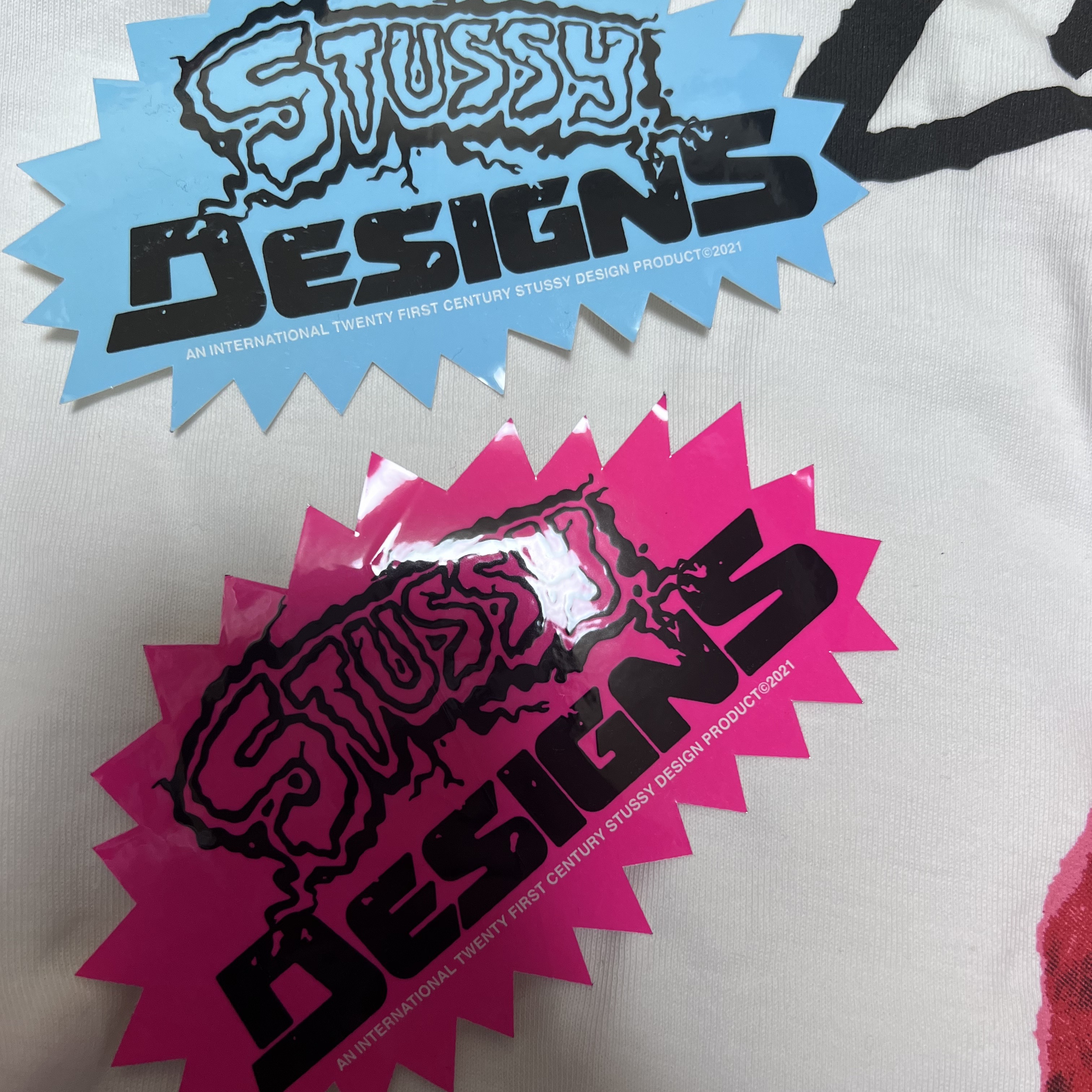 Stussy Fuzzy Dice T-Shirt Black, Stussy Fuzzy Dice T-Shirt White 착용 스타일 - 4