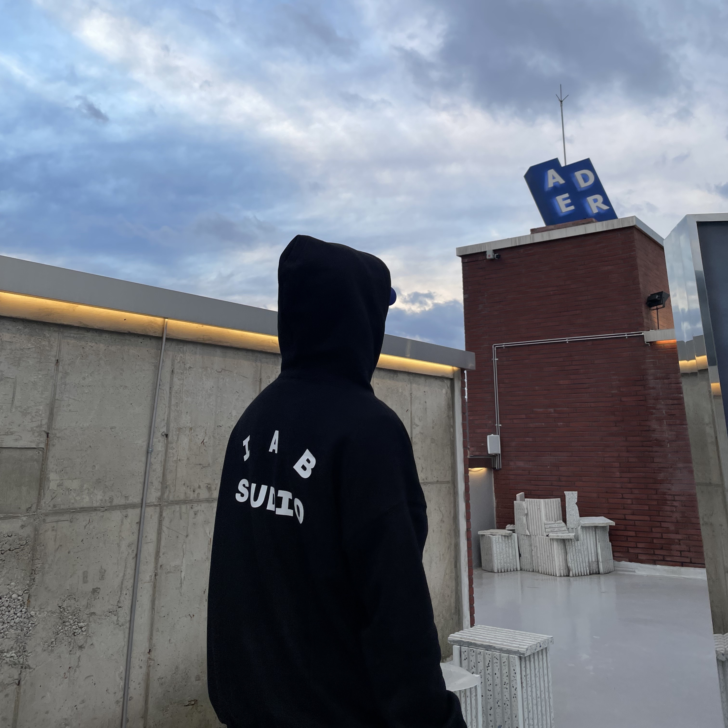 IAB Studio Hoodie Black White, IAB Studio Sweatpants Black White - 22SS 착용 스타일 - 2