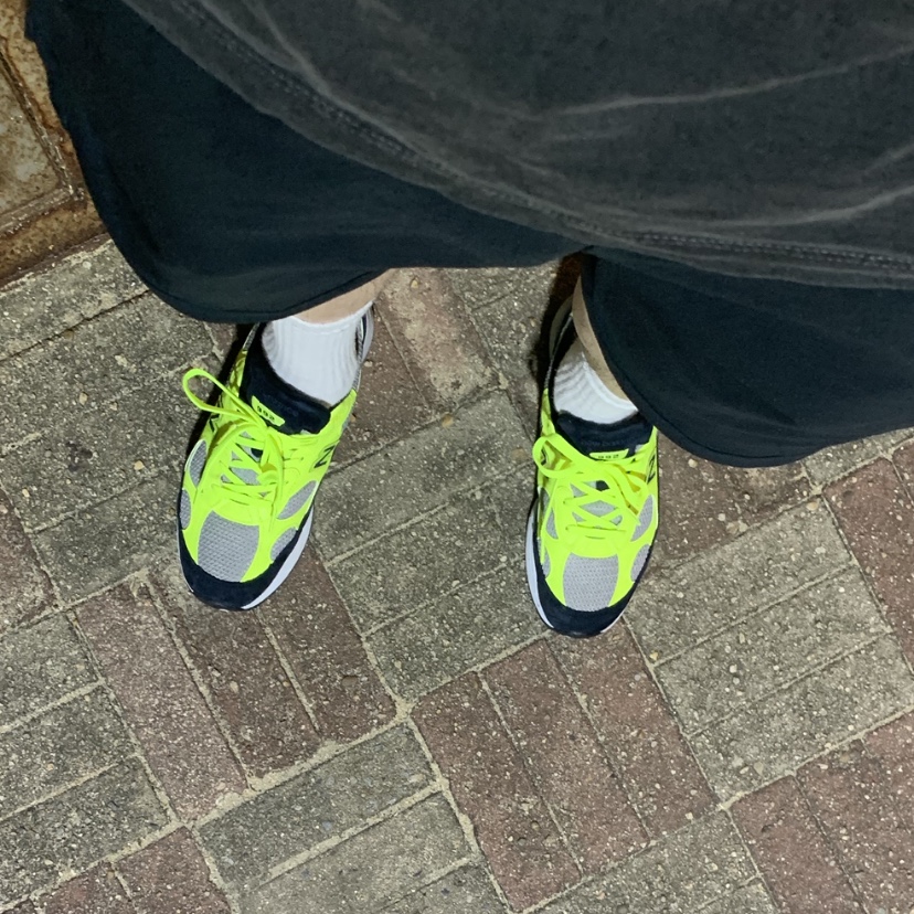 New Balance 992 Made in USA Bright Volt 착용 스타일