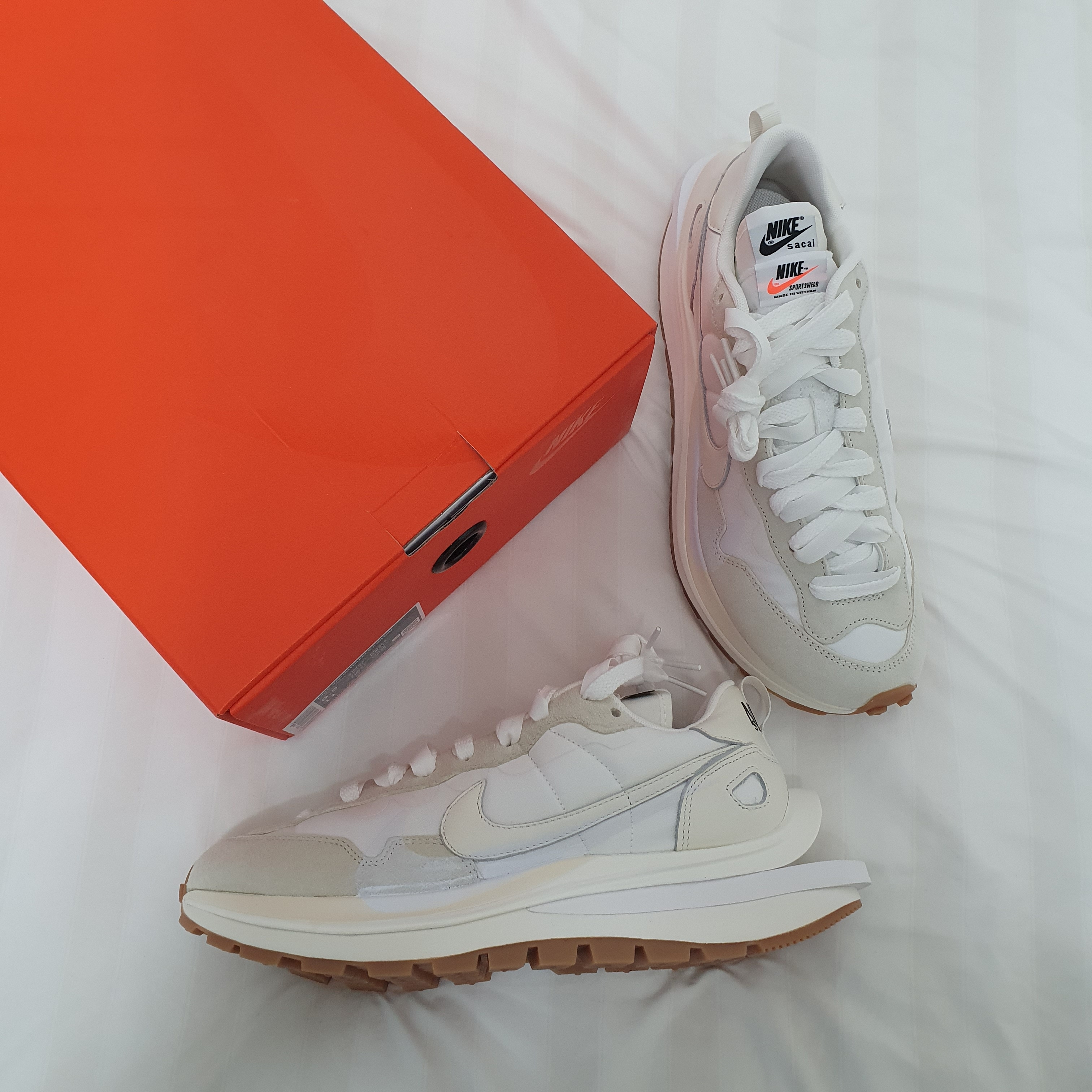 Nike x Sacai VaporWaffle White and Gum 착용 스타일
