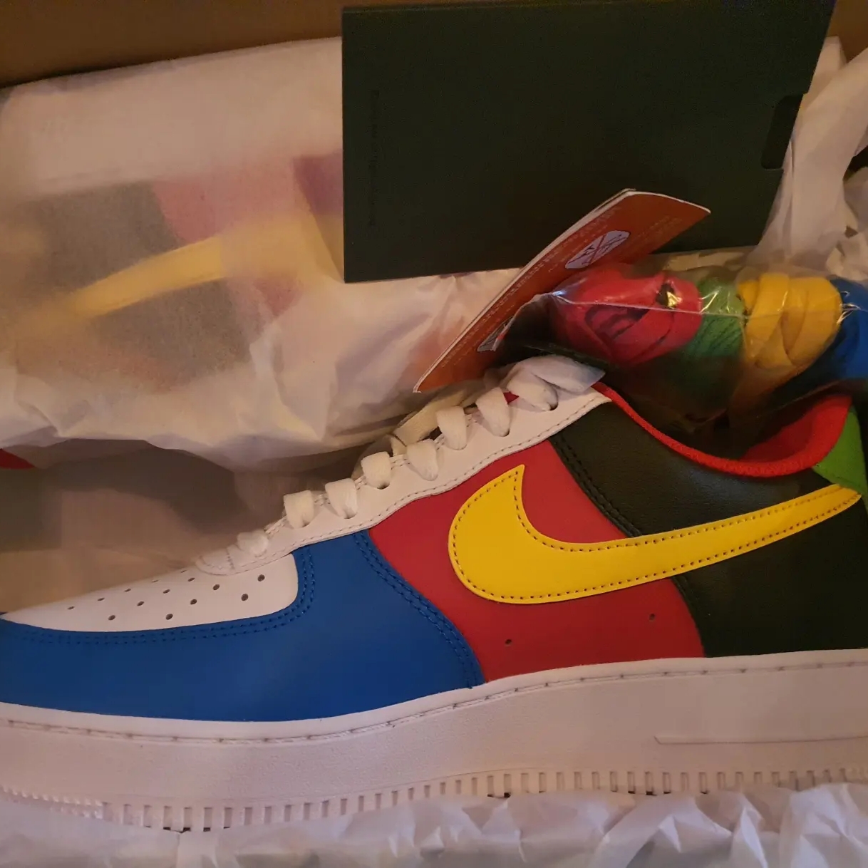 Nike x UNO Air Force 1 '07 QS White Yellow Zest 착용 스타일 - 2