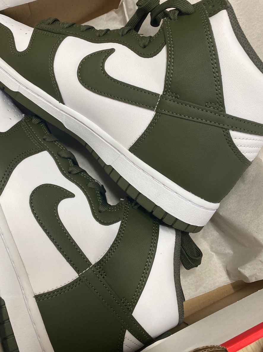Nike Dunk High Retro Championship Khaki 착용 스타일