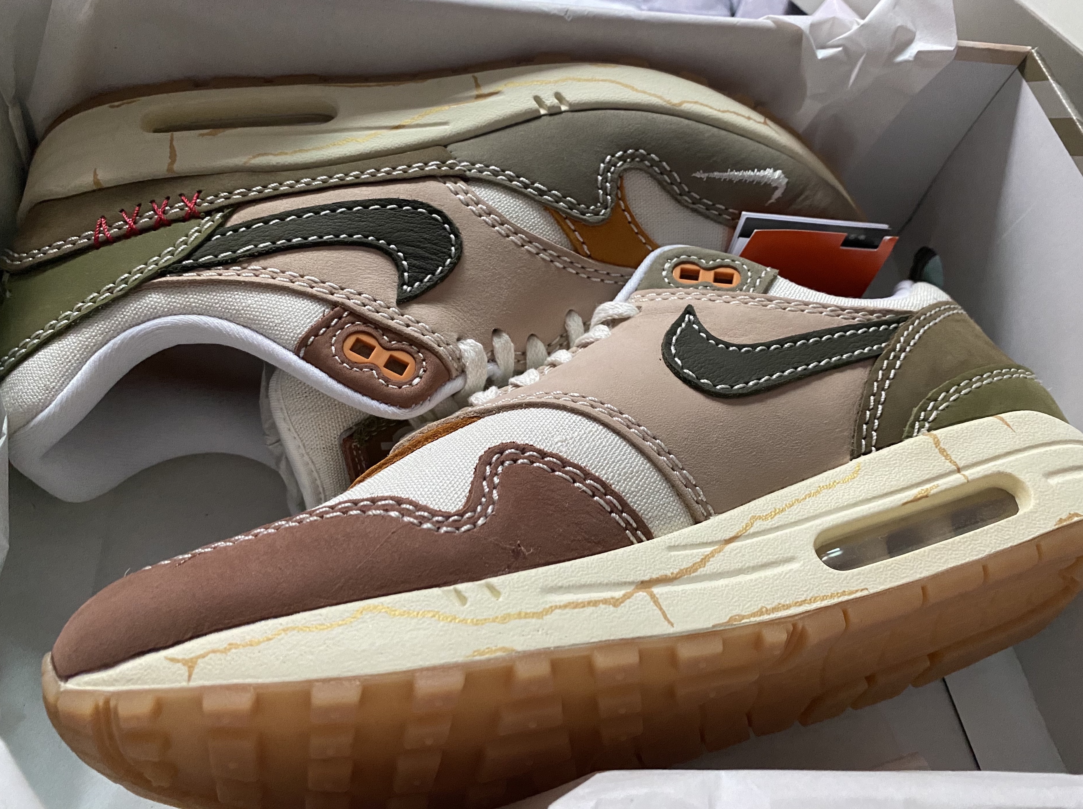 (W) Nike Air Max 1 Premium Wabisabi 착용 스타일