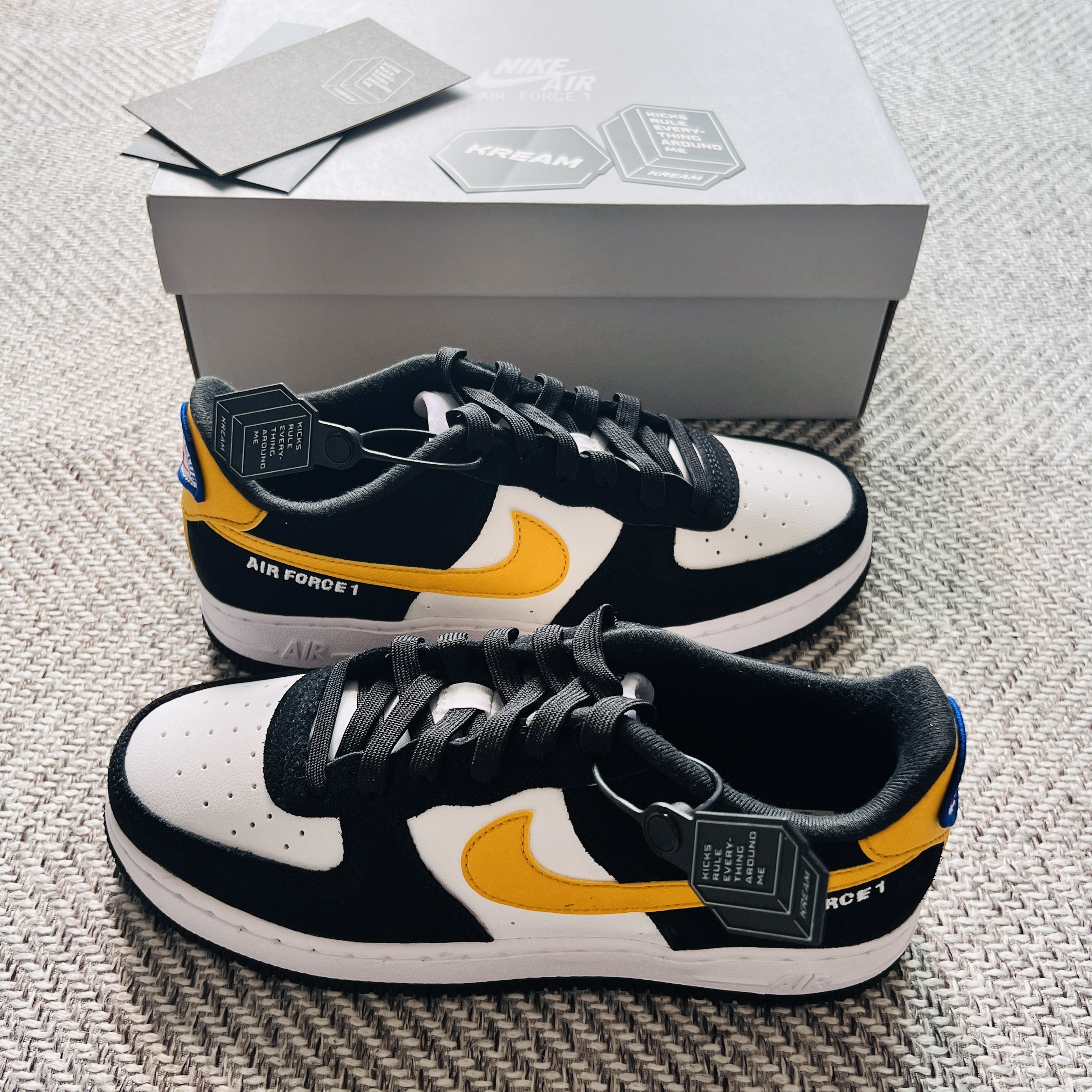 (GS) Nike Air Force 1 LV8 Athletic Club Black Dark Sulfur, Nike Air Force 1 '07 LV8 Athletic Club Black Dark Sulfur 착용 스타일 - 1