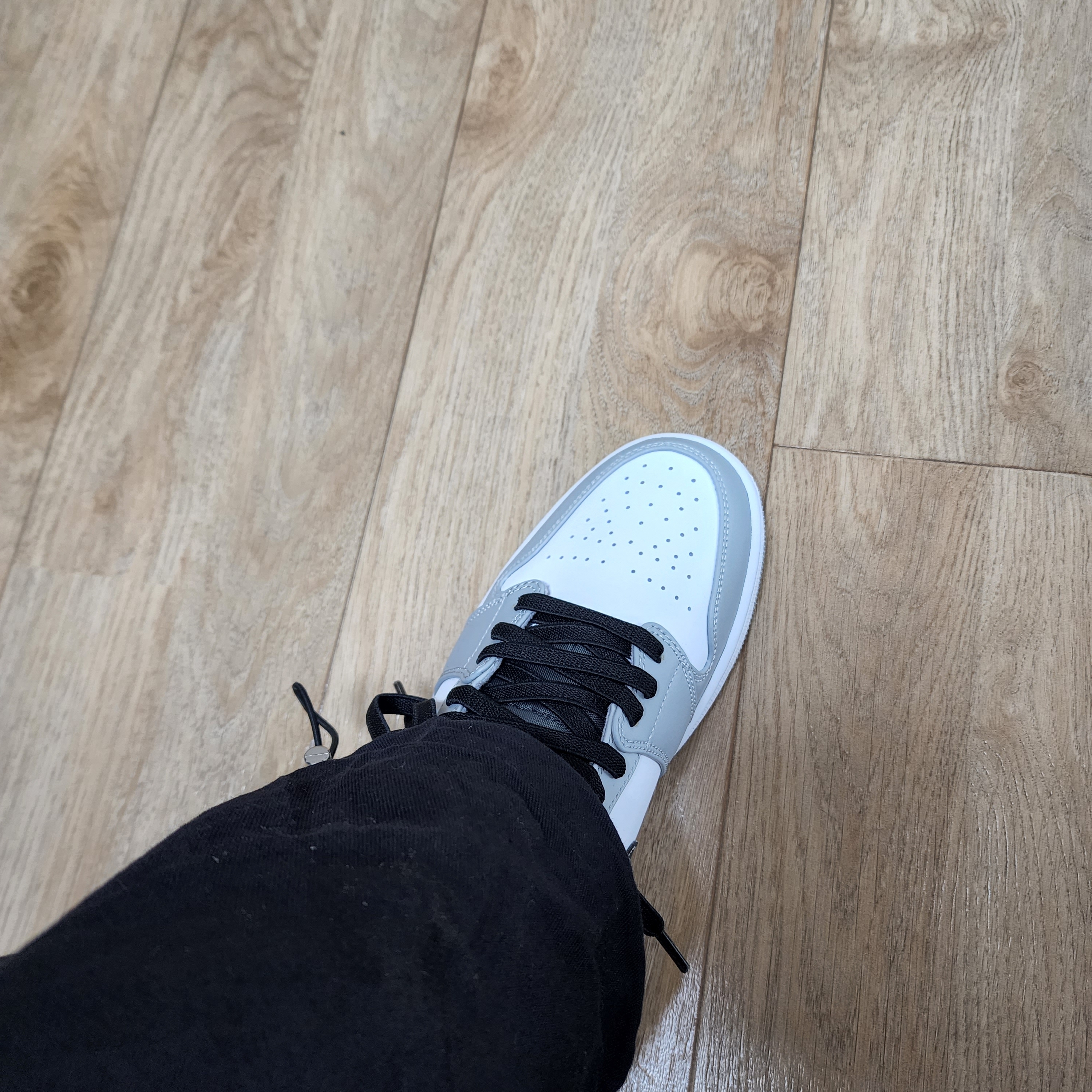 Jordan 1 Mid Light Smoke Grey Anthracite 착용 스타일