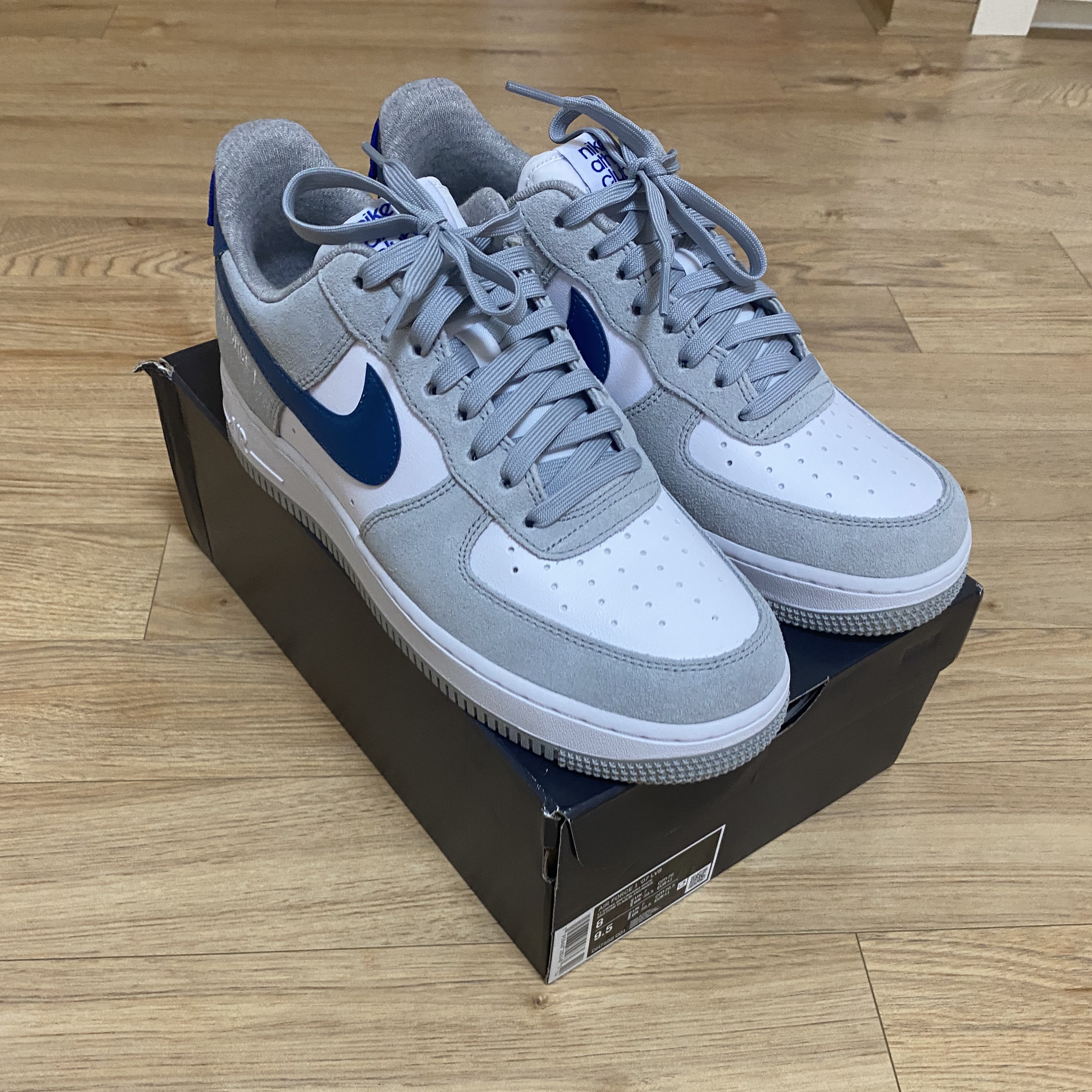 Nike Air Force 1 '07 LV8 Athletic Club Light Smoke Grey Marina 착용 스타일