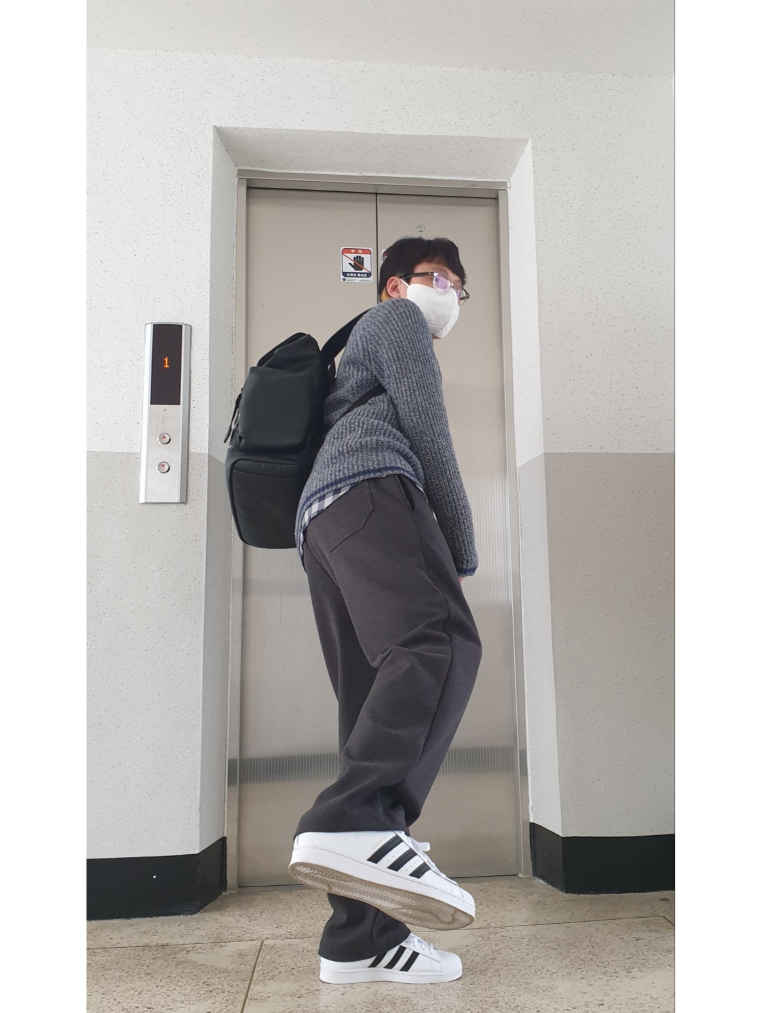Adidas Superstar White Black 착용 스타일 - 5