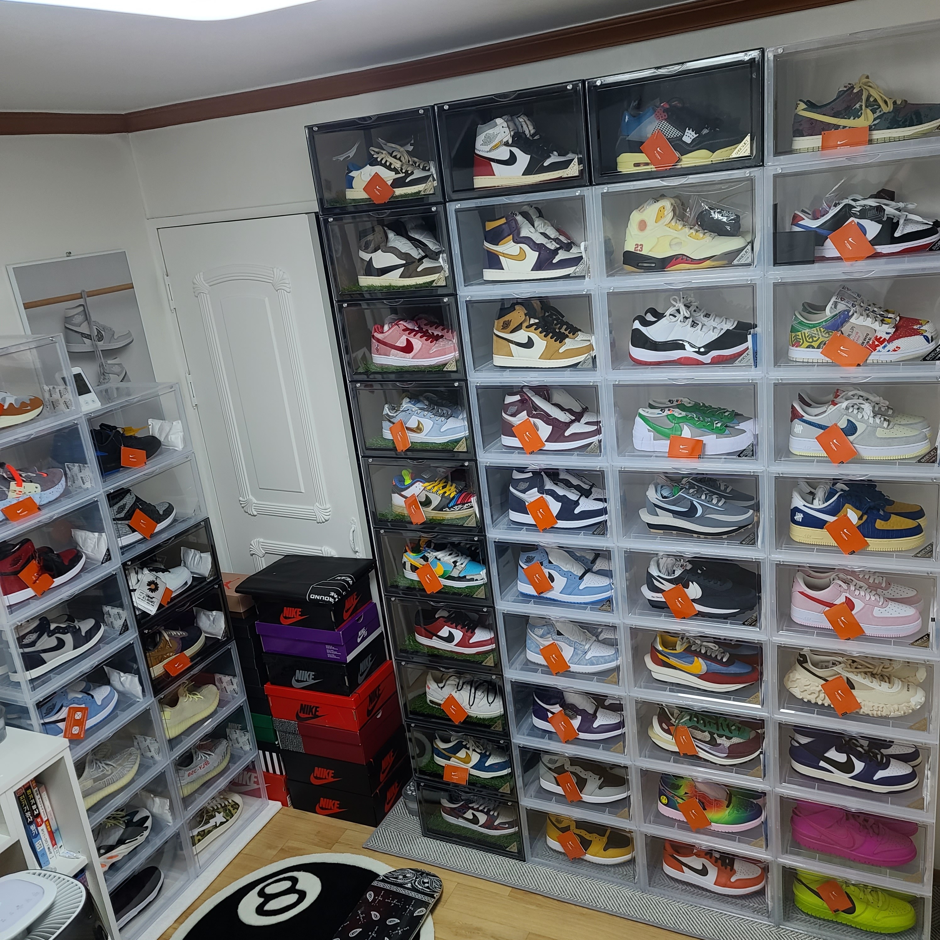 Jordan 1 x Travis Scott x Fragment Retro Low OG SP Military Blue, Jordan 1 x Travis Scott Retro High OG SP Mocha 착용 스타일