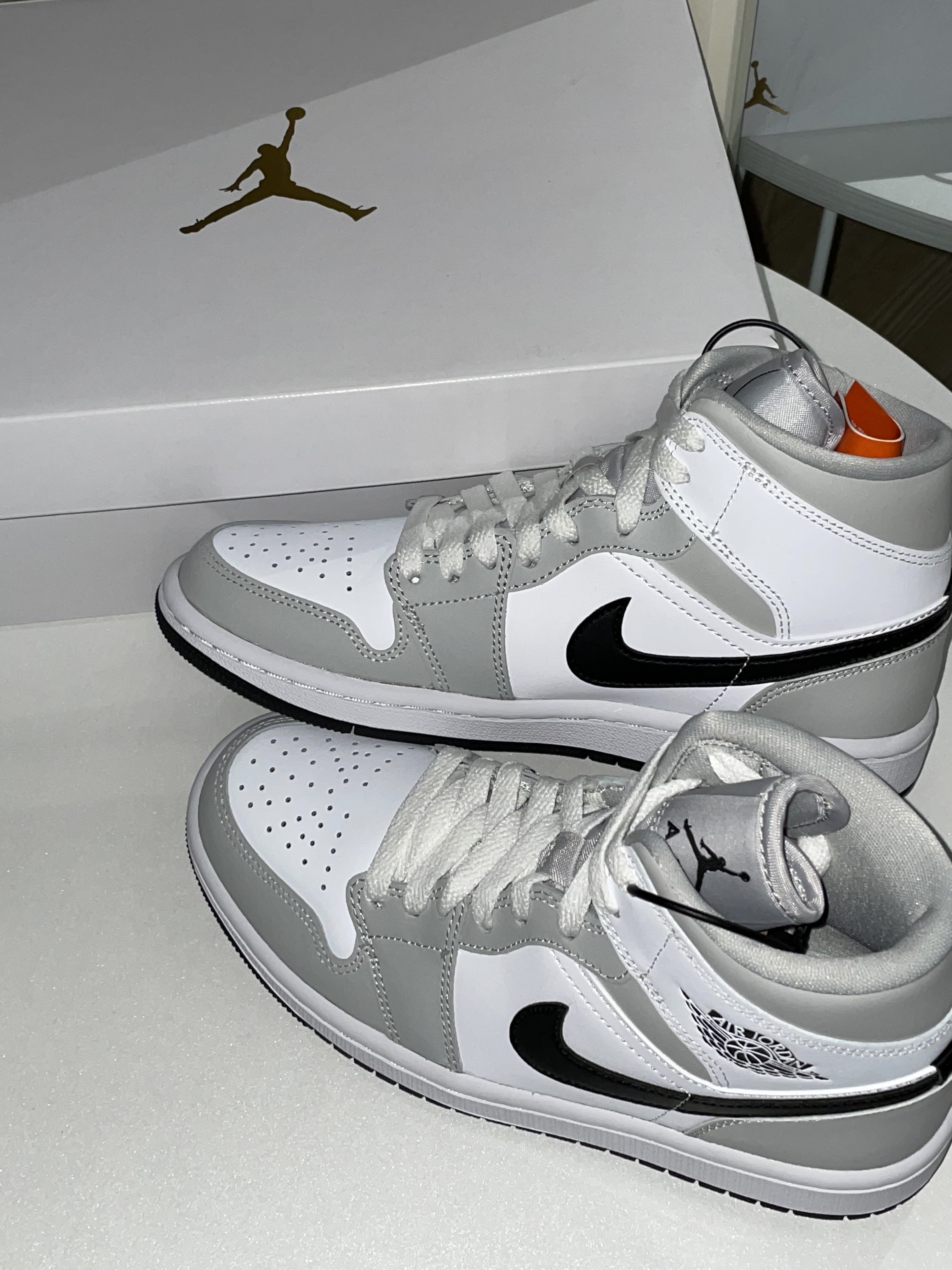 (W) Jordan 1 Mid Grey Fog 착용 스타일