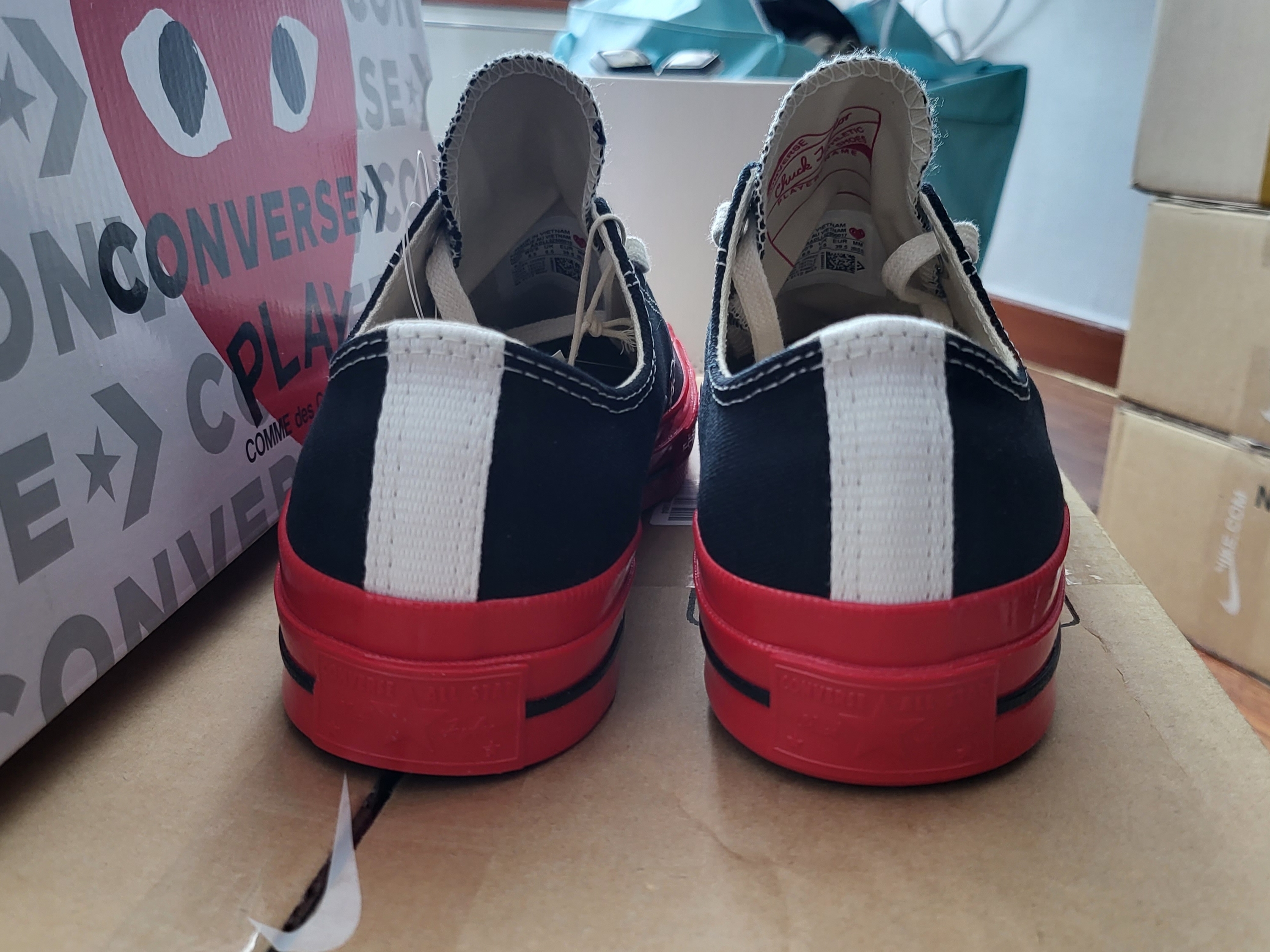 Converse x Play Comme des Garcons Chuck 70 Ox Black 착용 스타일 - 4