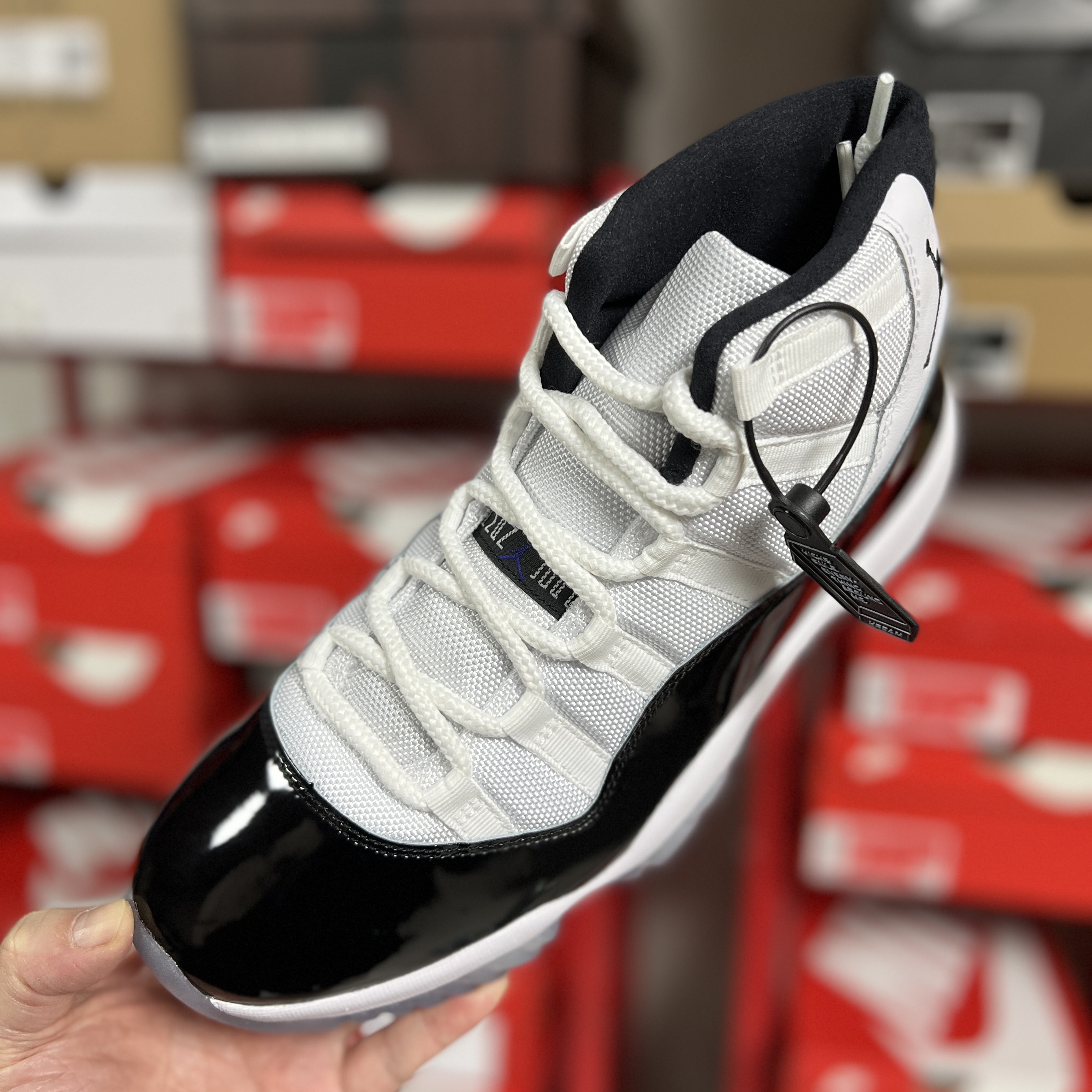Jordan 11 Retro Concord 2018 착용 스타일 - 1