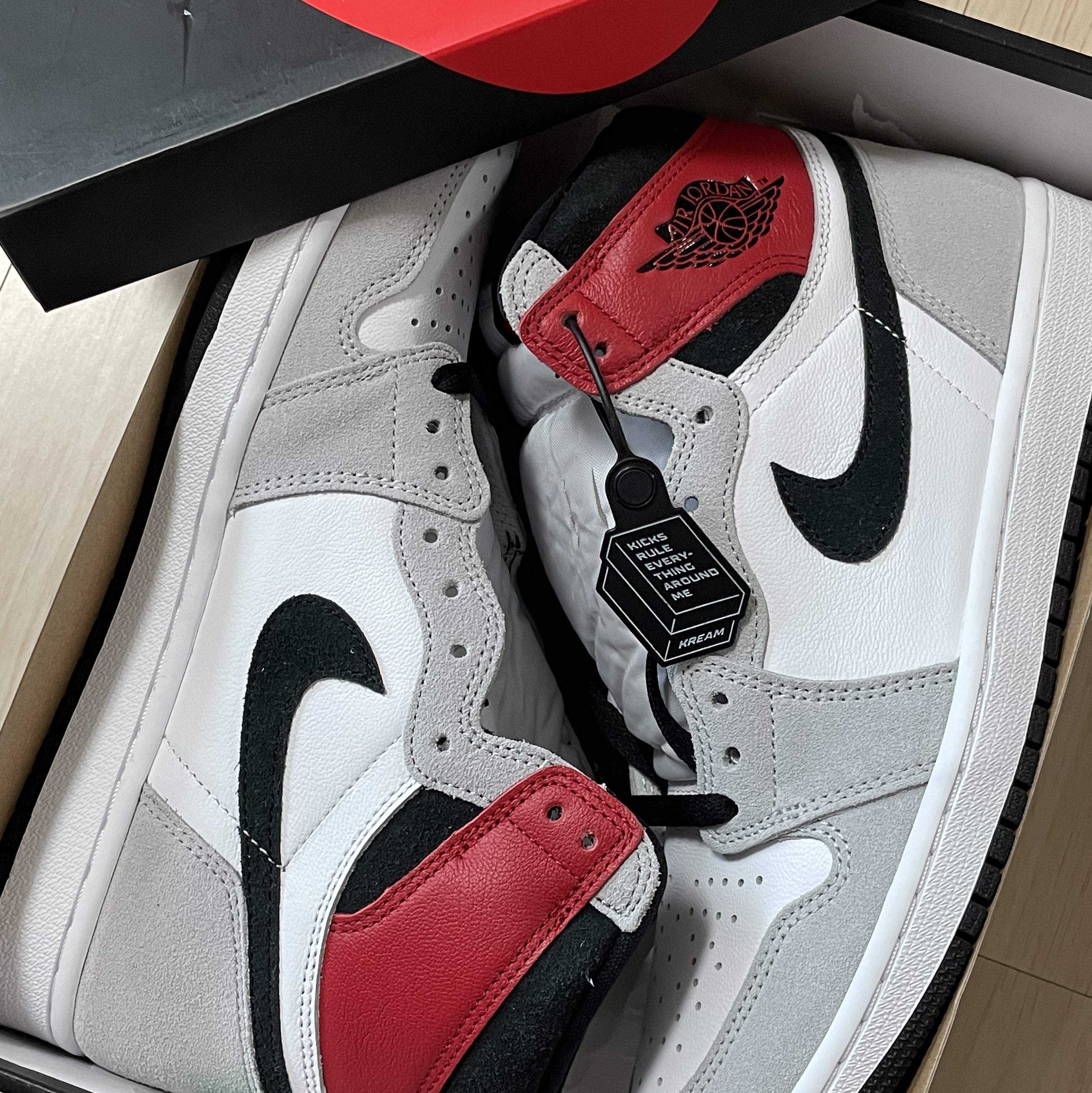 Jordan 1 Retro High OG Light Smoke Grey 착용 스타일