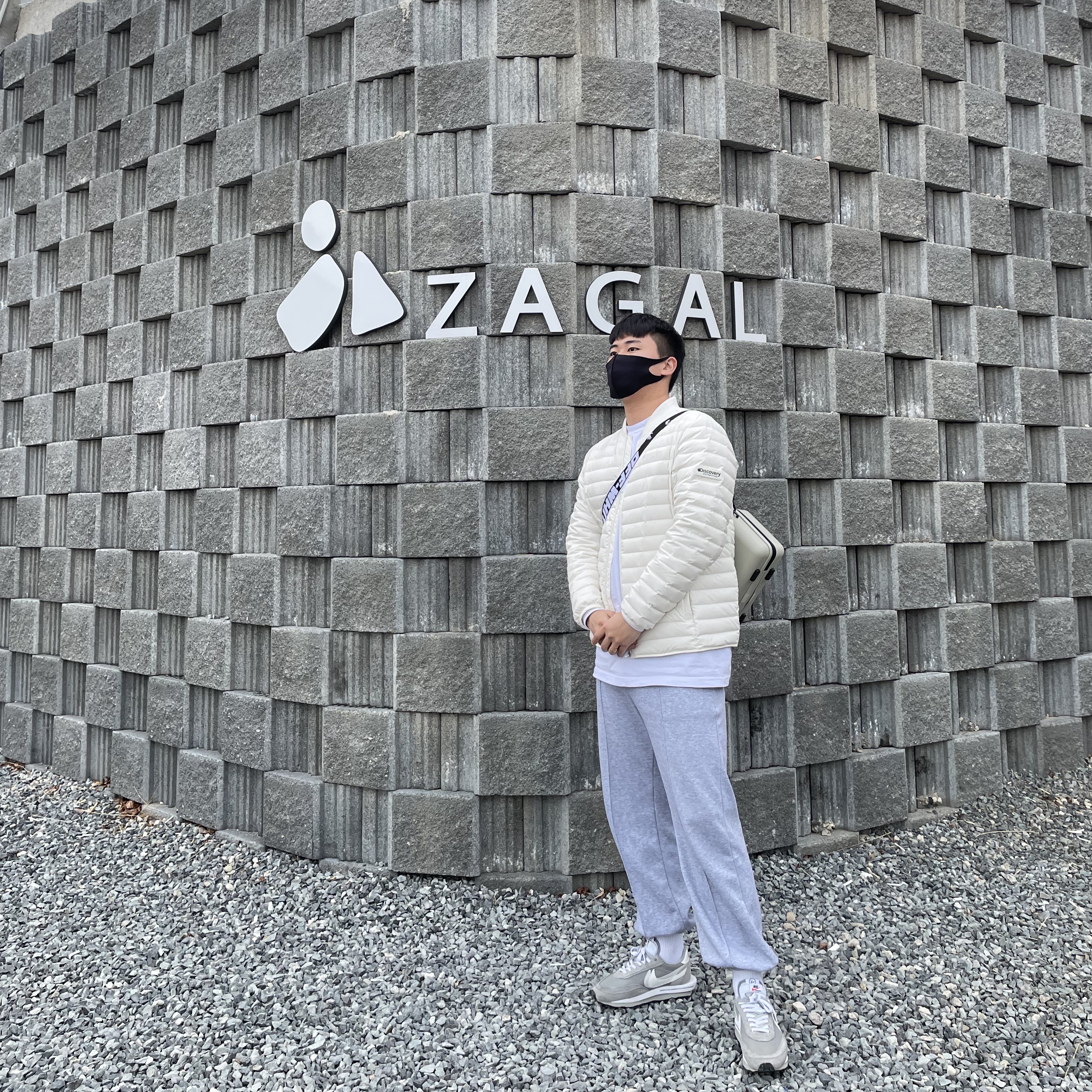Nike x Sacai x Fragment LDWaffle Light Smoke Grey, Off-White x Amore Pacific Protection Box (Without Cosmetics) 착용 스타일