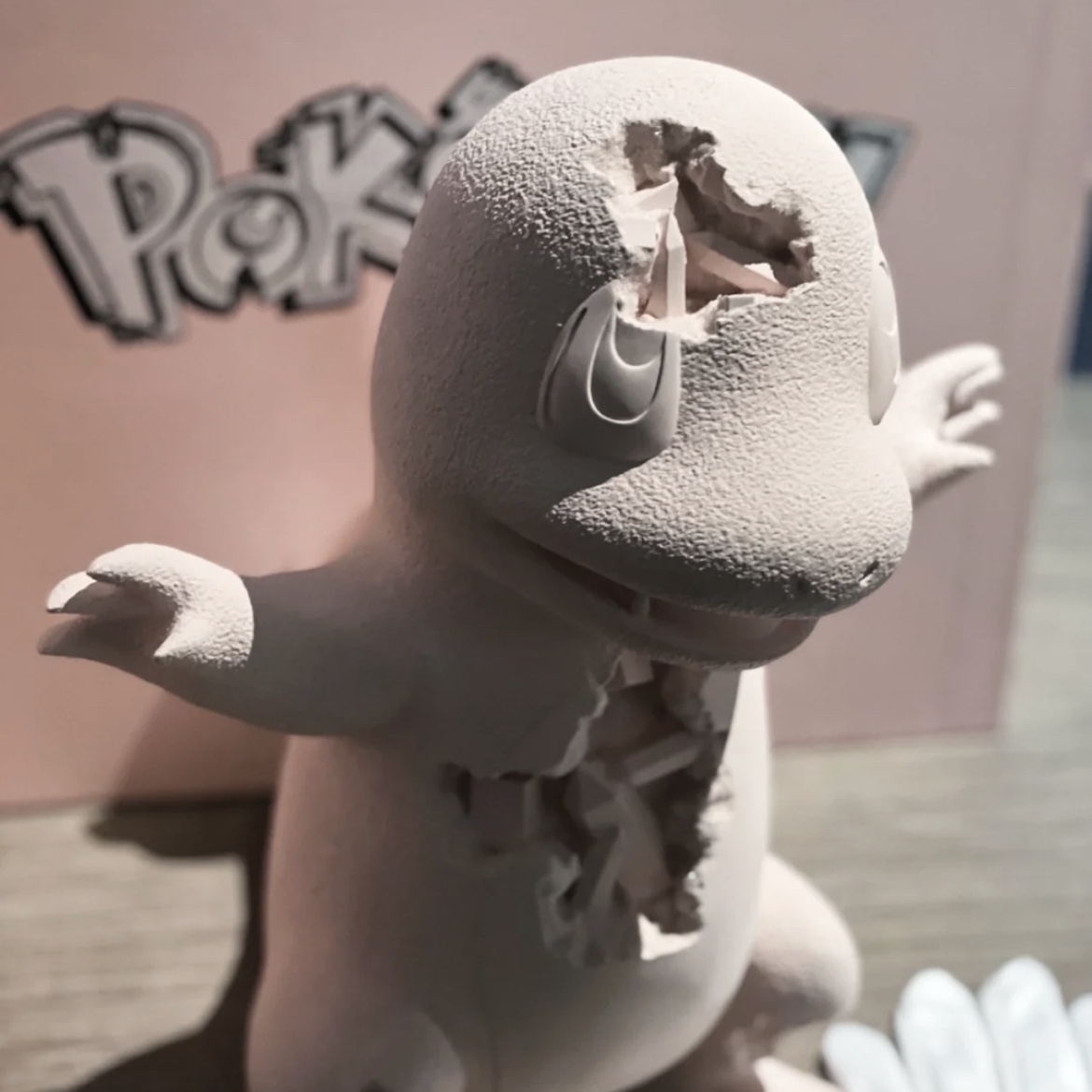 Daniel Arsham x Pokemon Crystalized Charmander 착용 스타일 - 2