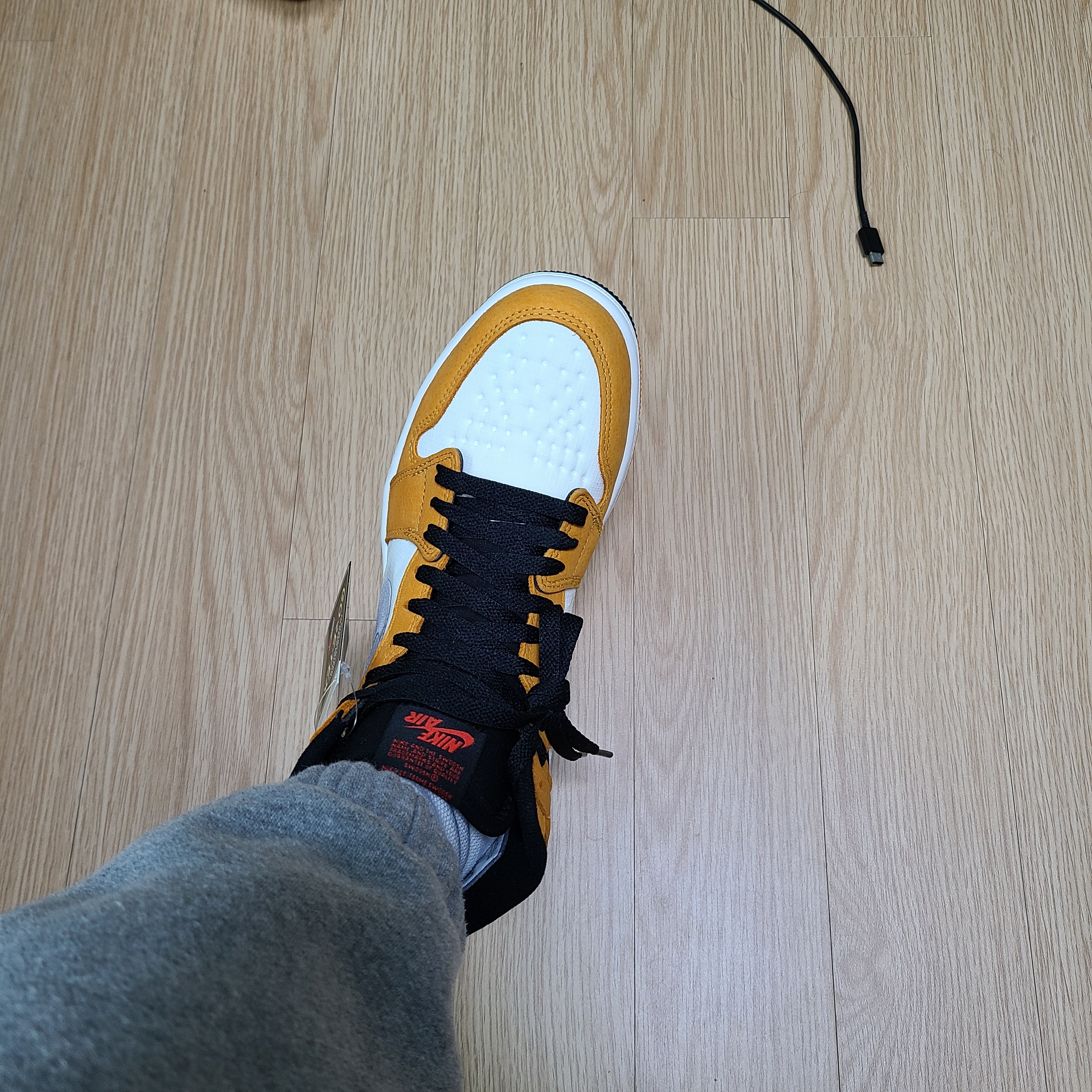 Jordan 1 Element Gore-Tex Light Curry 착용 스타일 - 3