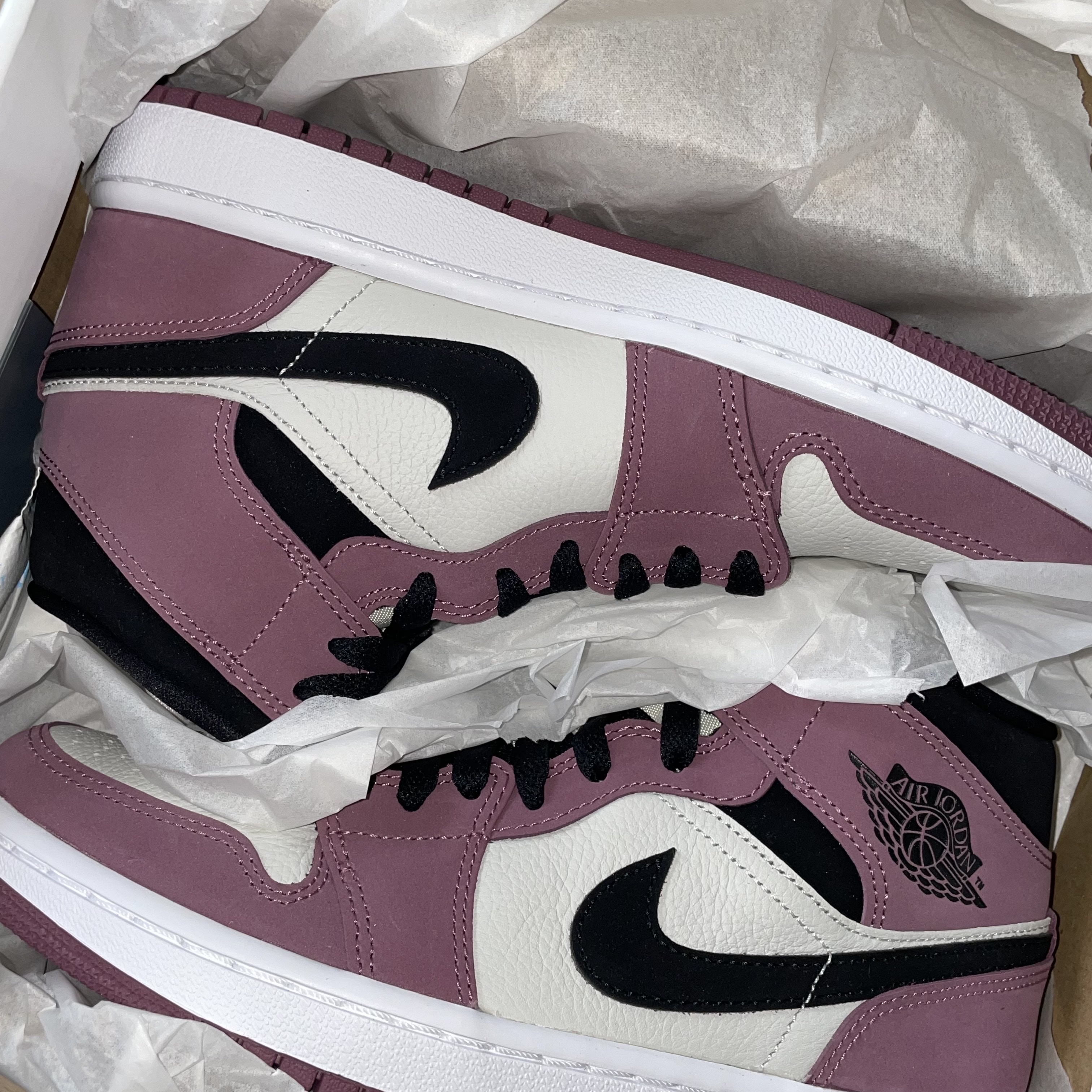 (W) Jordan 1 Mid SE Light Mulberry 착용 스타일