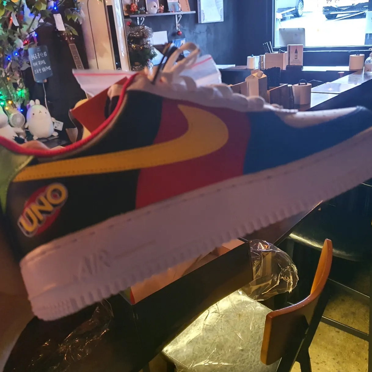 Nike x UNO Air Force 1 '07 QS White Yellow Zest 착용 스타일 - 1