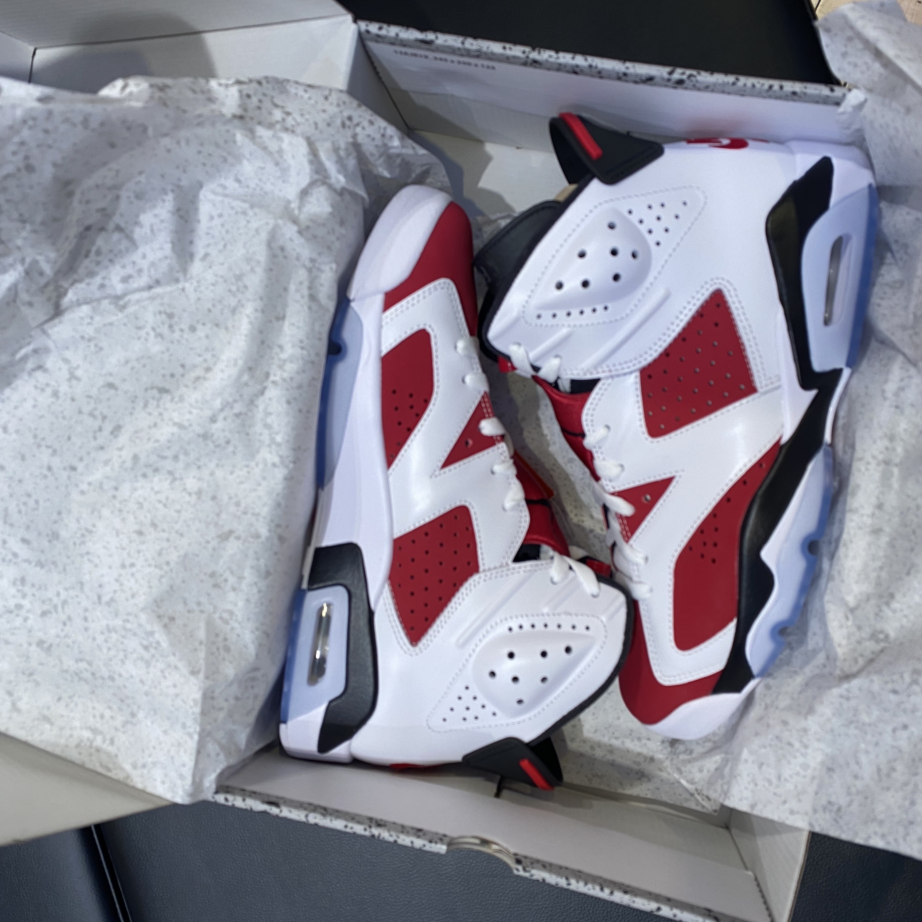 Jordan 6 Retro Carmine 2021 착용 스타일 - 1