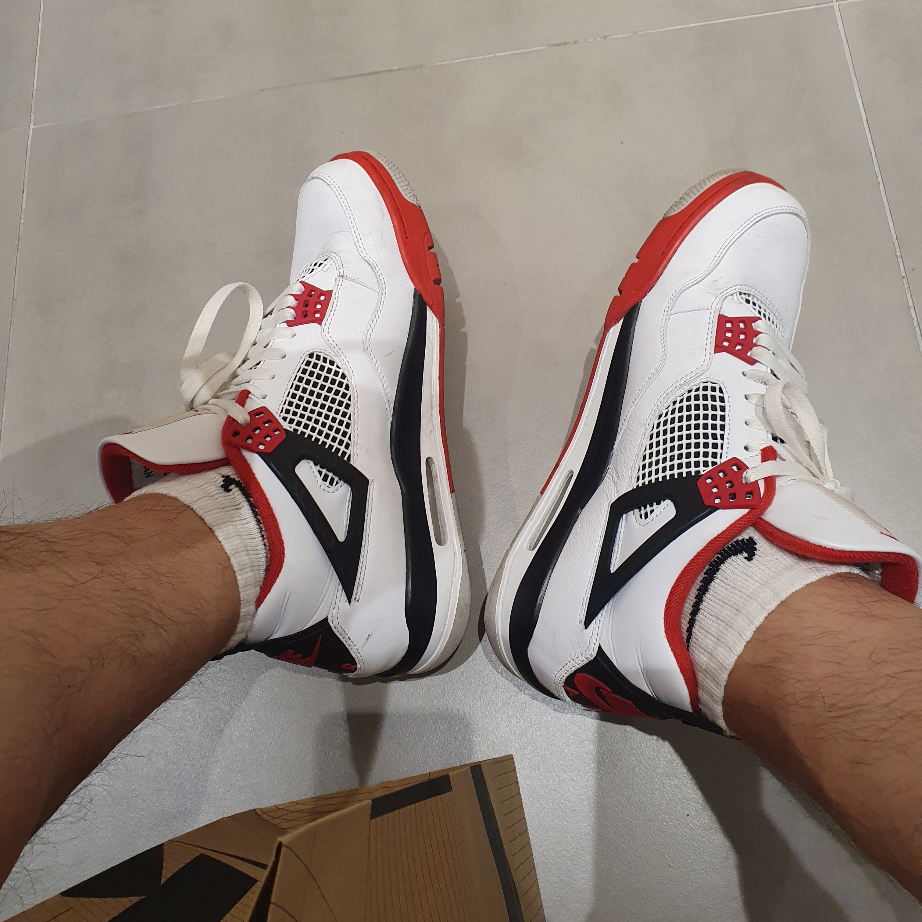 Jordan 4 Retro OG Fire Red 2020 착용 스타일