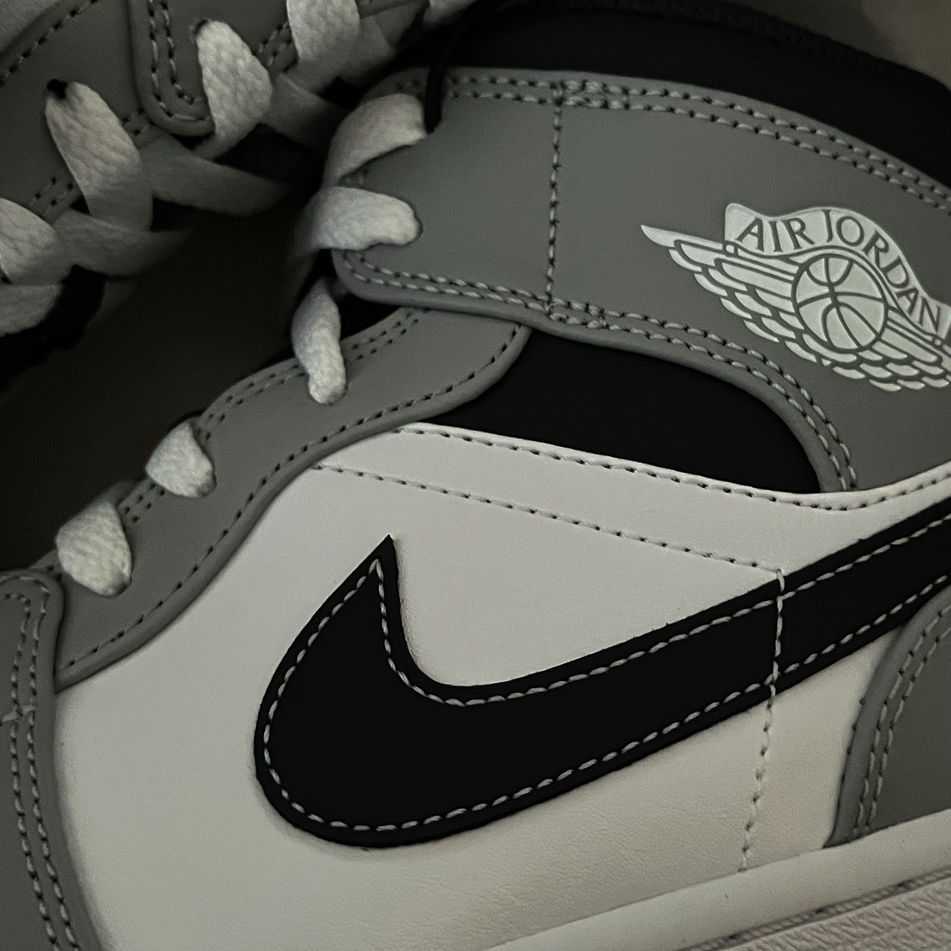 Jordan 1 Mid Light Smoke Grey Anthracite 착용 스타일