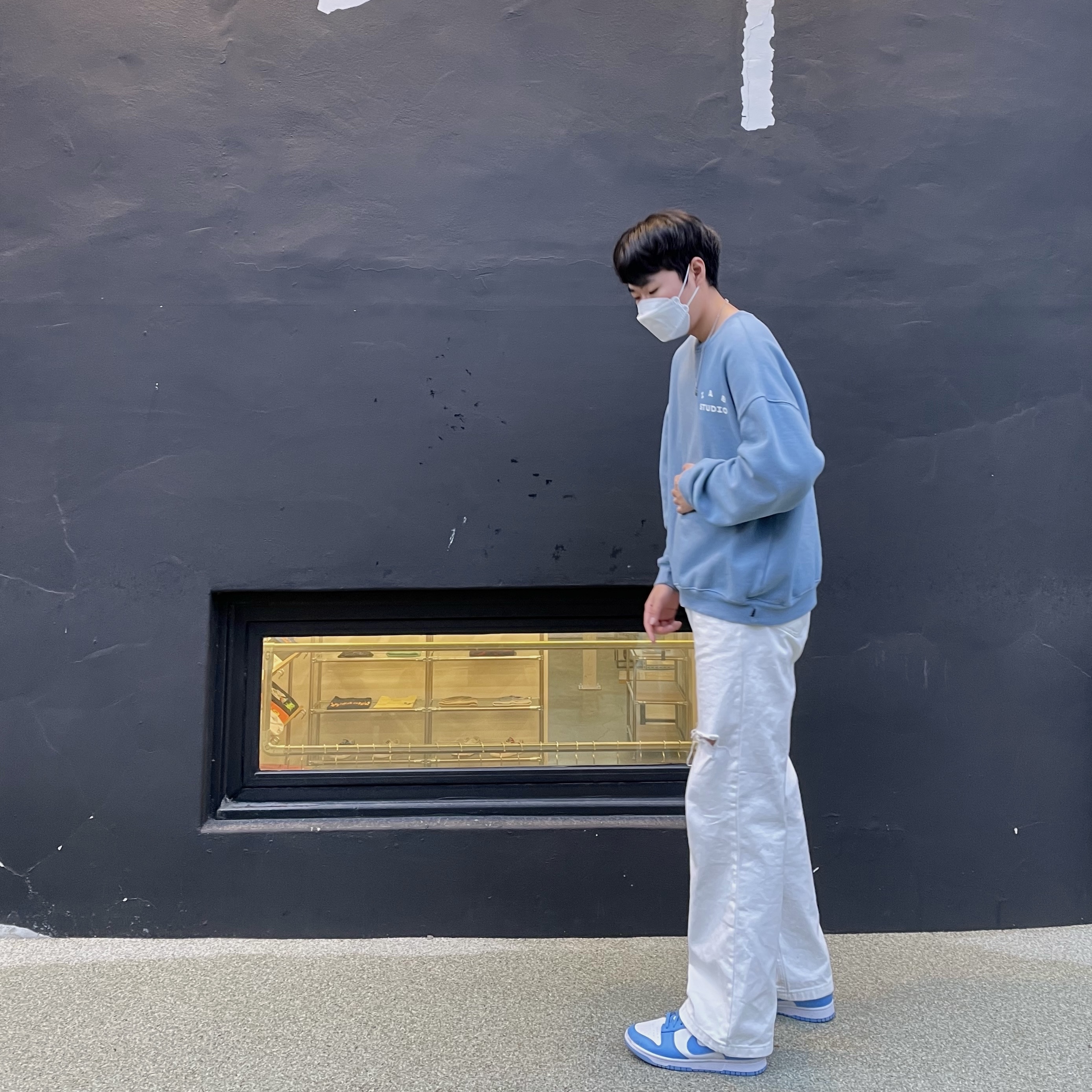 IAB Studio Crewneck Sky Blue, Nike Dunk Low Retro University Blue 착용 스타일