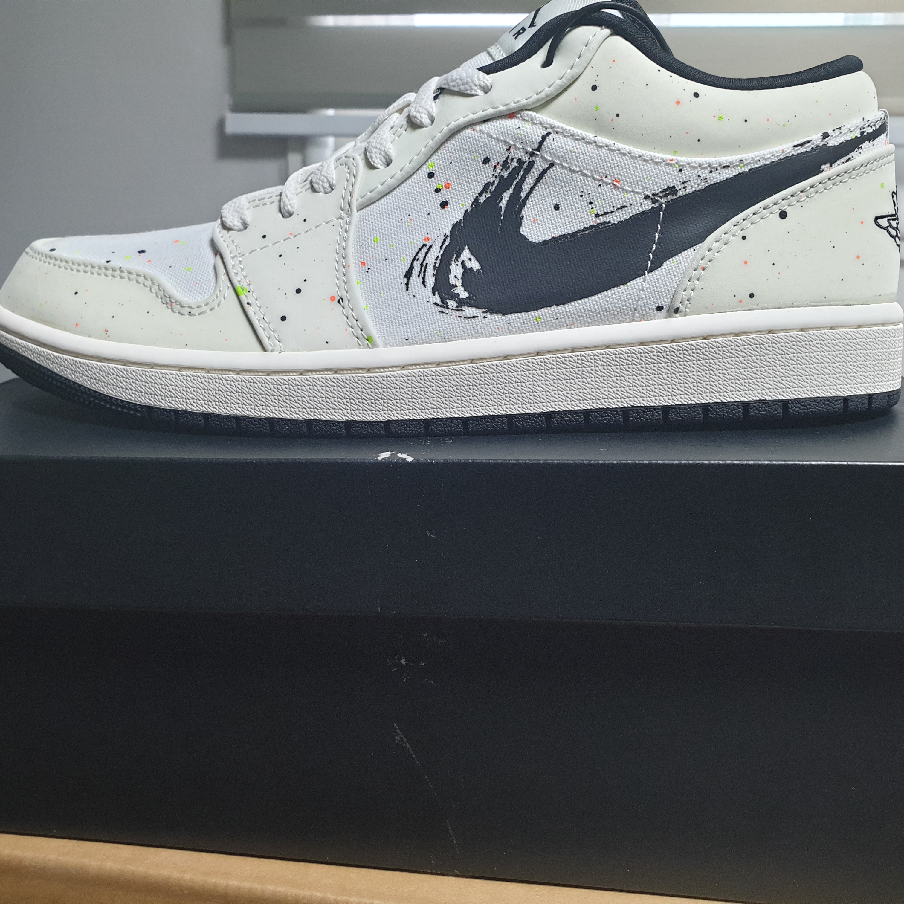 Jordan 1 Low SE Brushstroke 착용 스타일