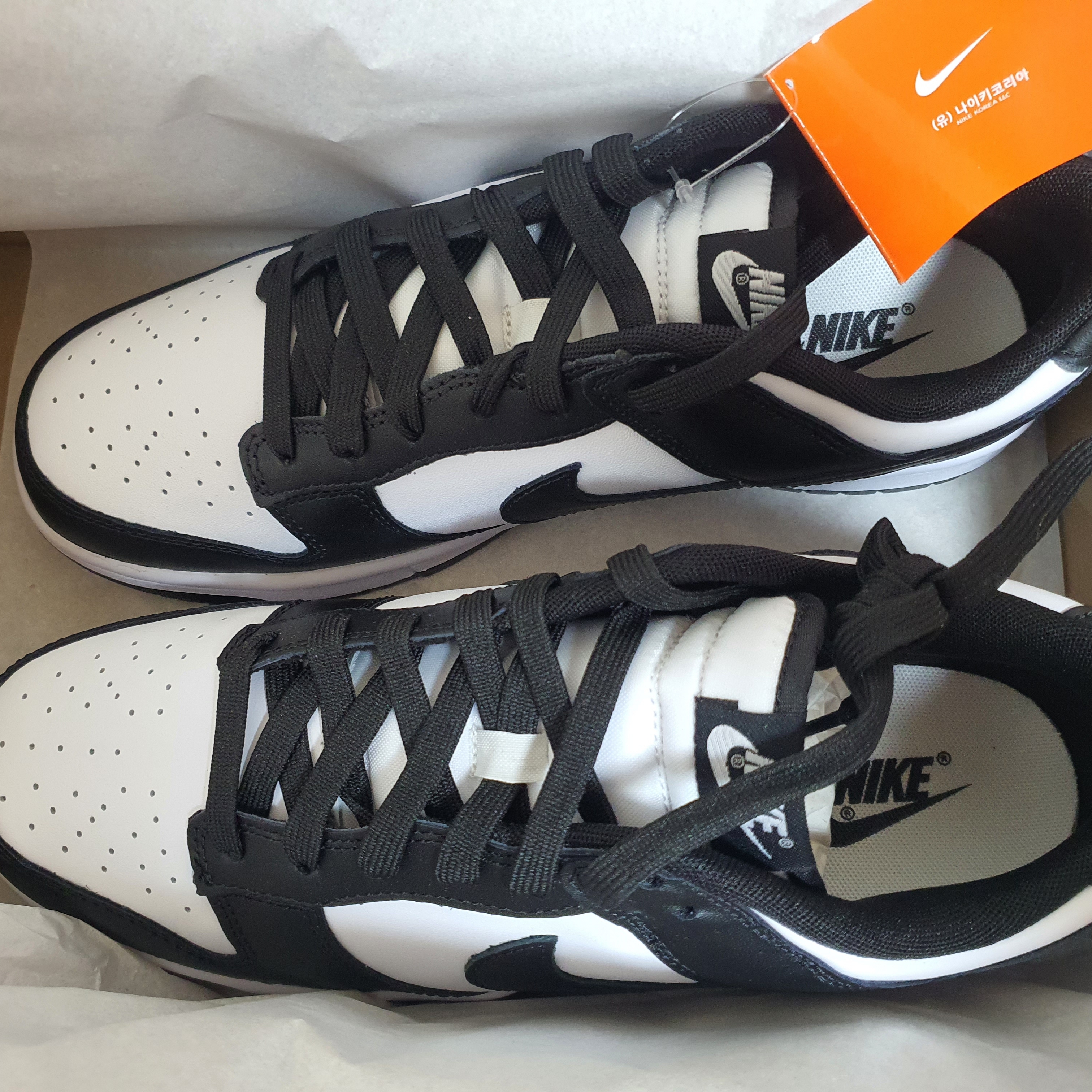 Nike Dunk Low Retro Black 착용 스타일 - 2