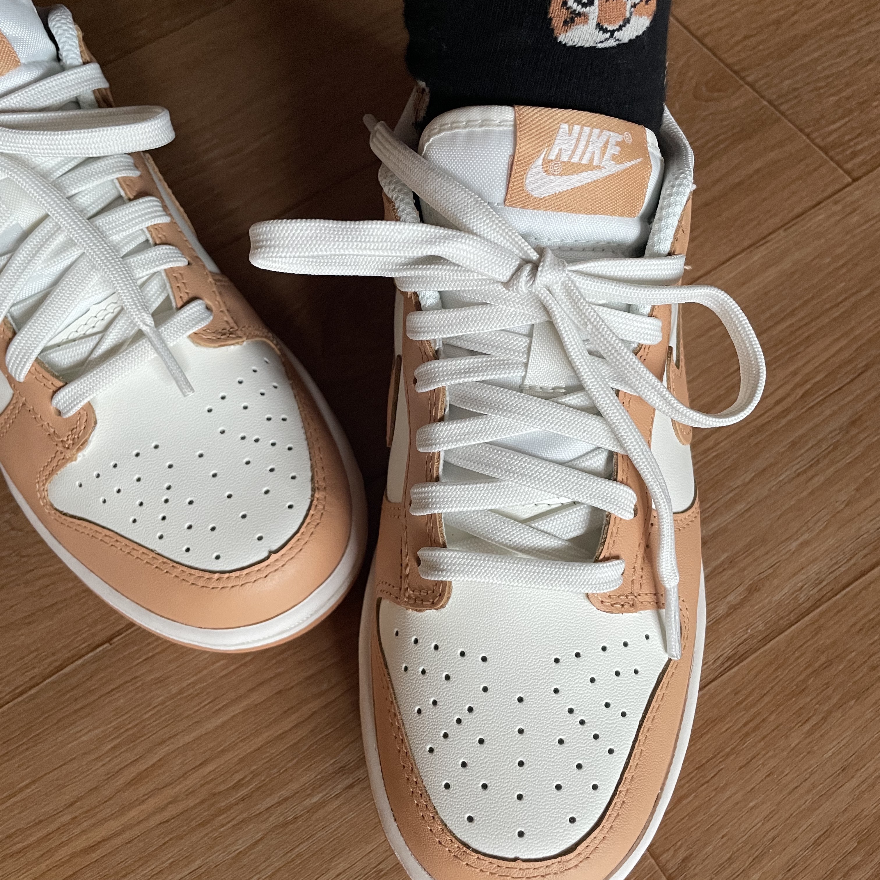 (W) Nike Dunk Low Harvest Moon 착용 스타일 - 3