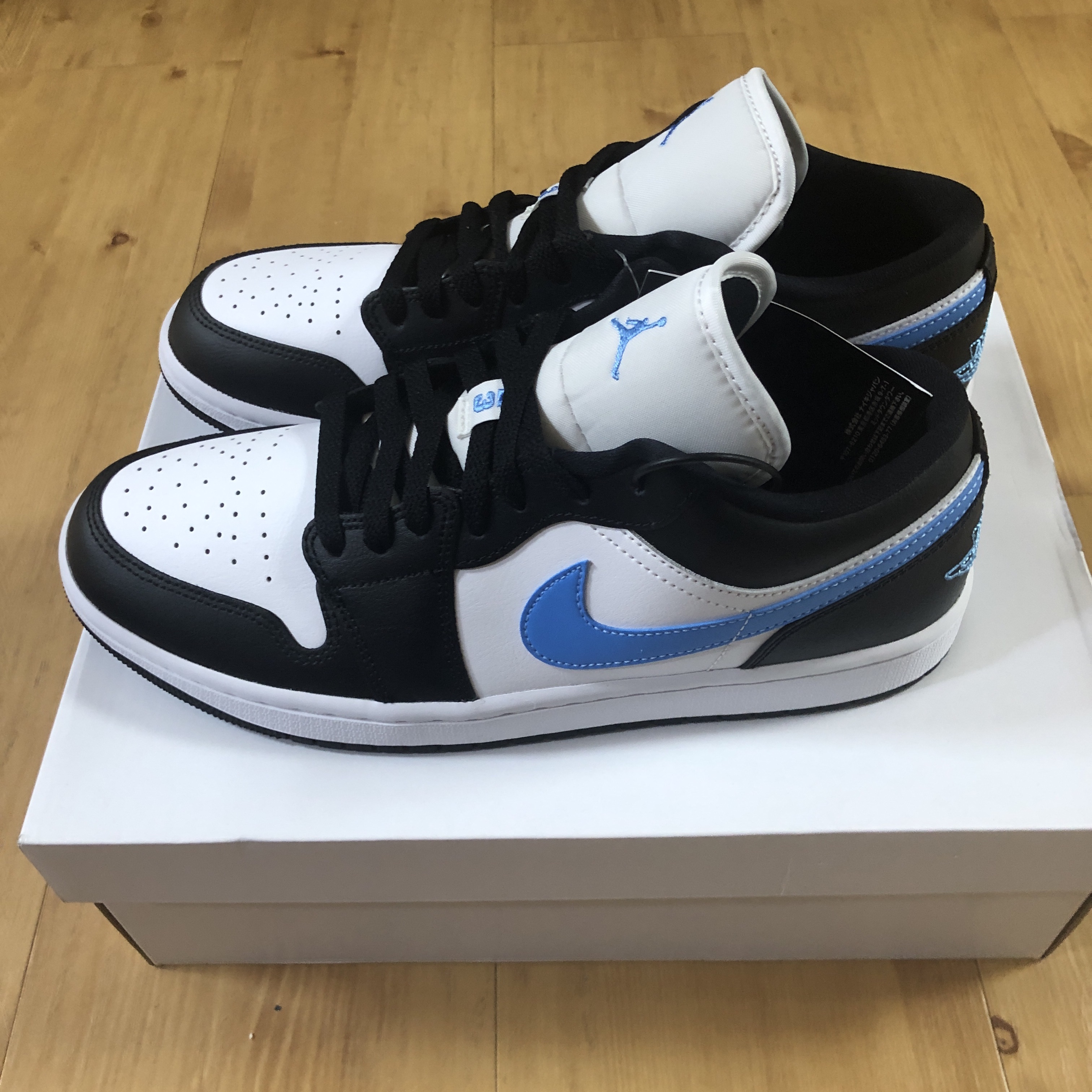 (W) Jordan 1 Low Black University Blue 착용 스타일 - 5