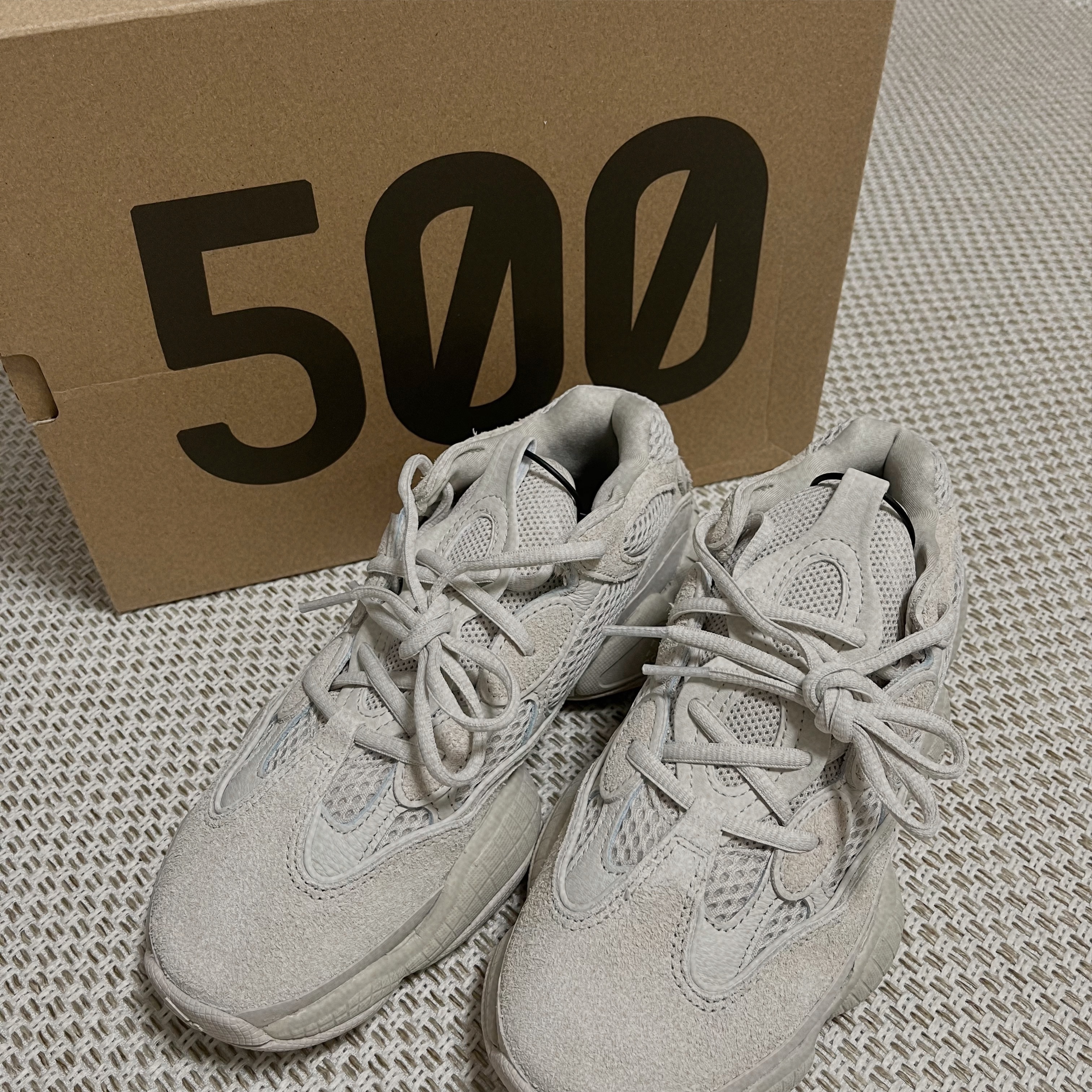 Adidas Yeezy 500 Blush 2022 착용 스타일