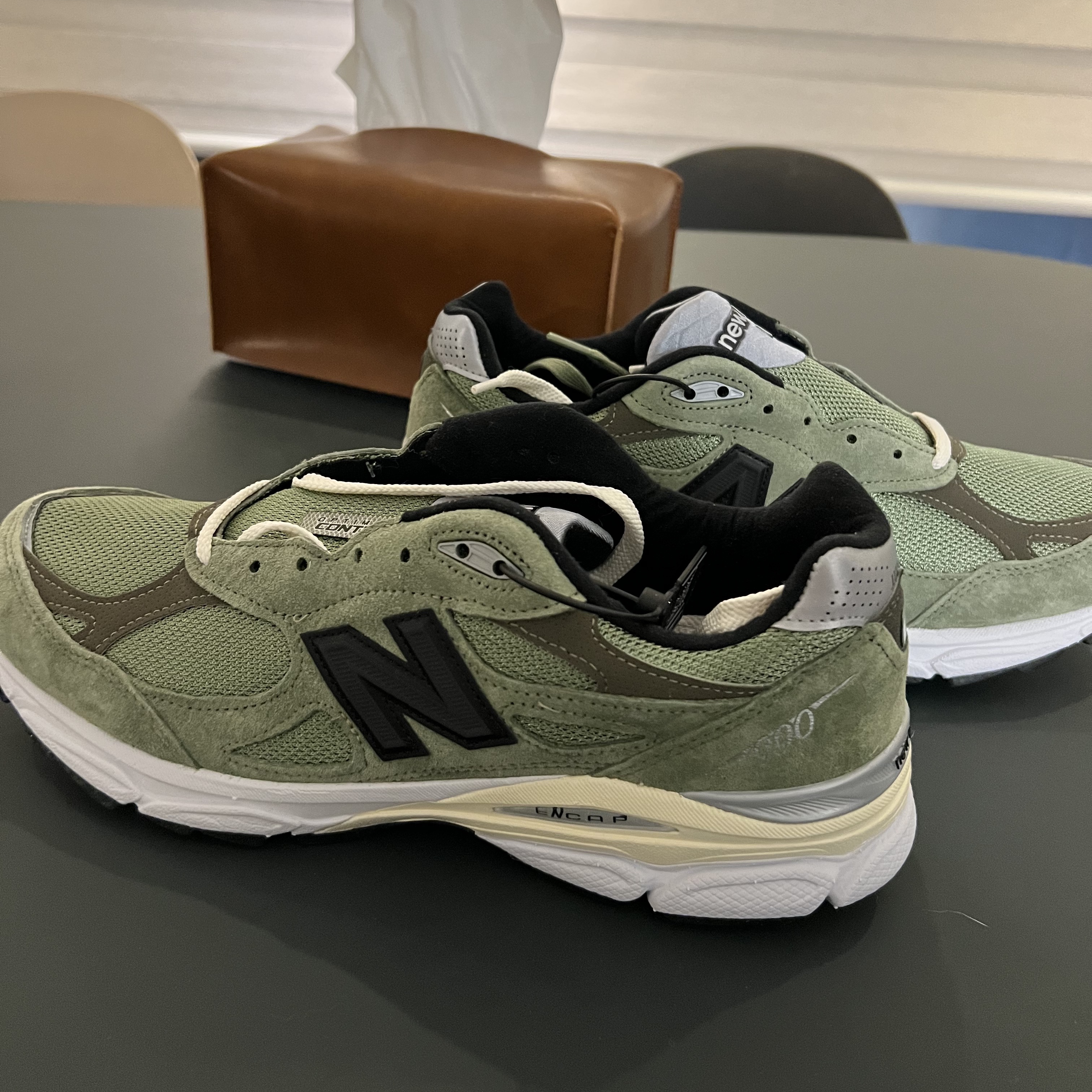 New Balance x JJJJound 990v3 Olive 착용 스타일 - 2