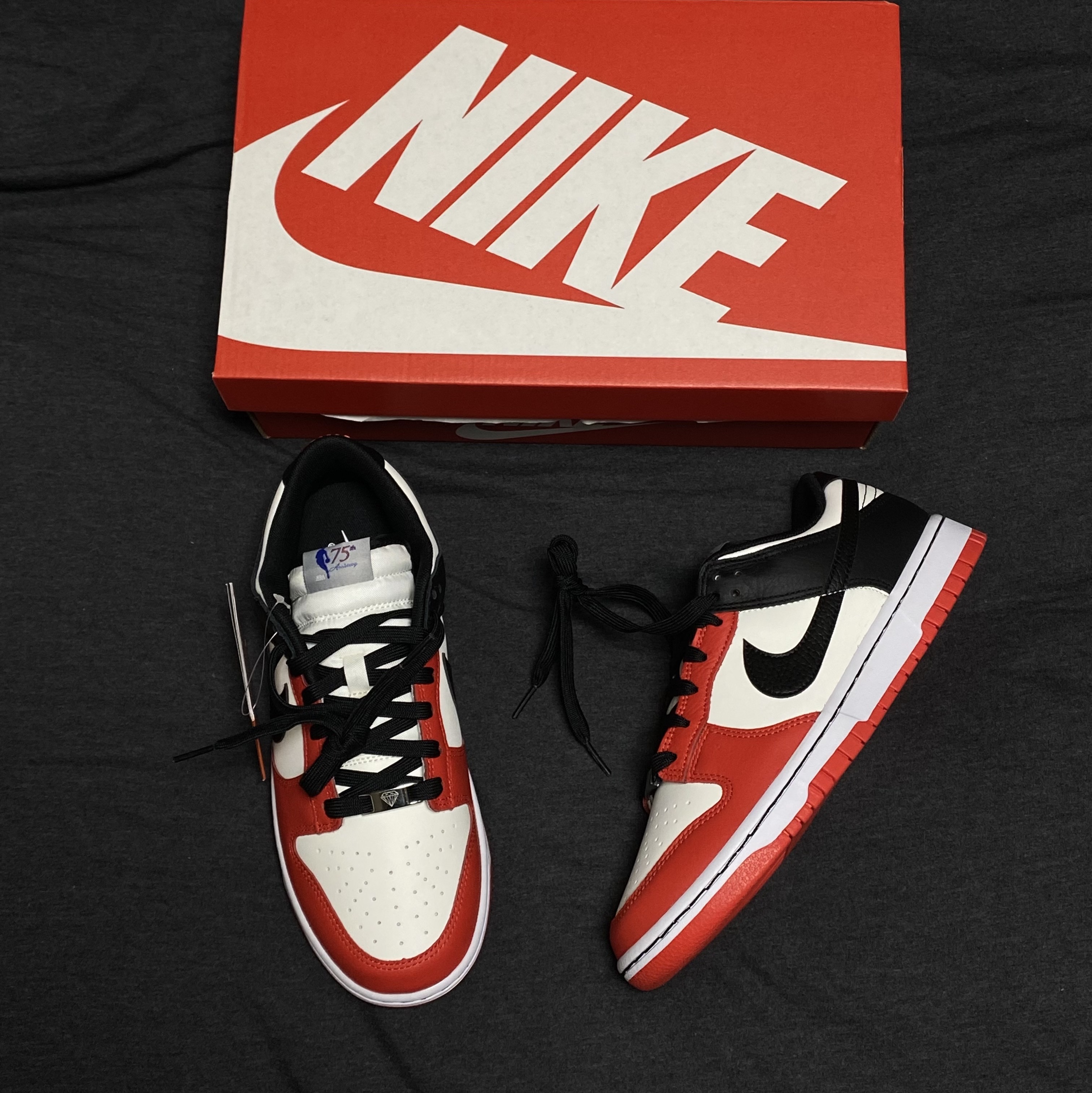 Nike x NBA Dunk Low Retro EMB Black and Chile Red 착용 스타일
