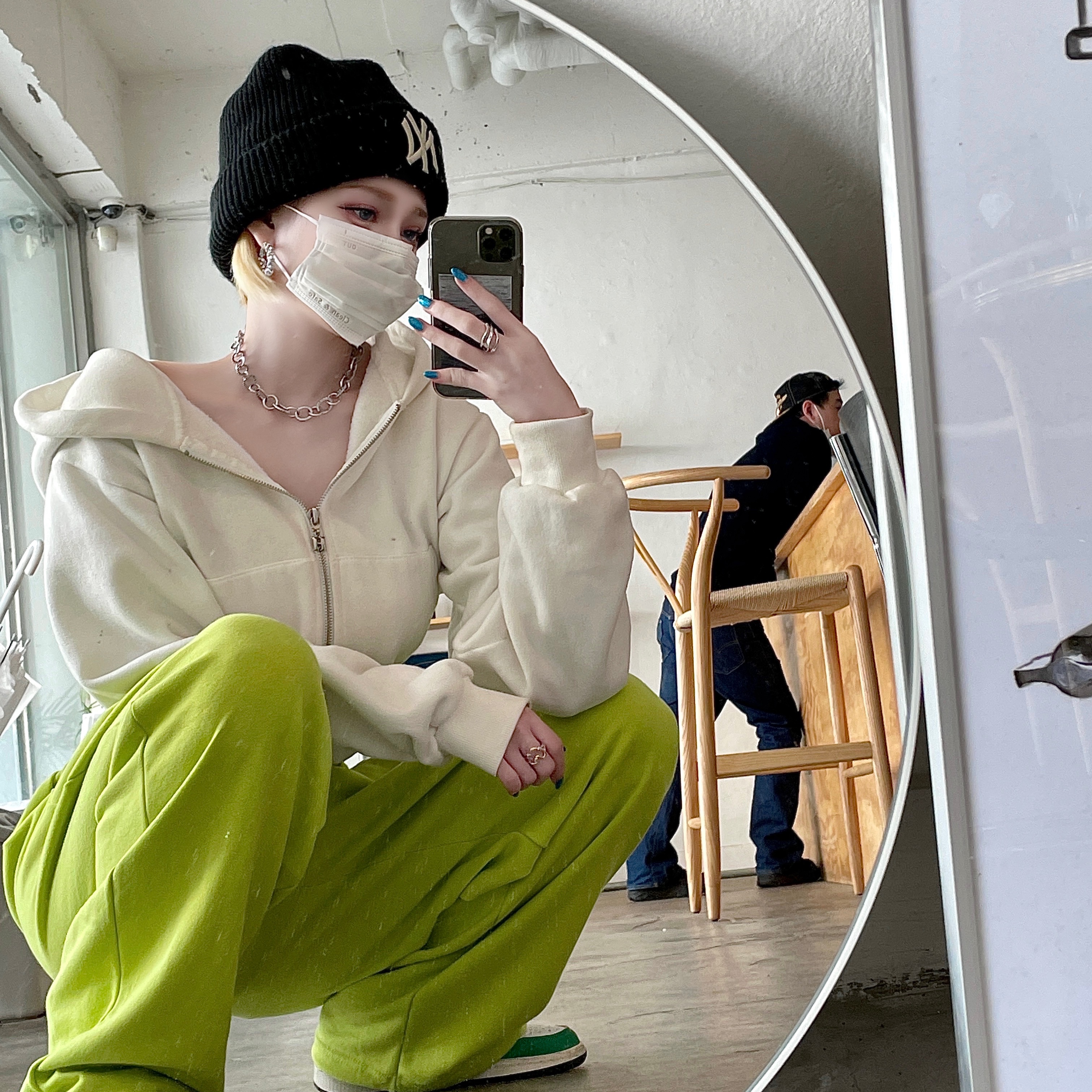 (W) Jordan 1 Retro High OG Lucky Green 착용 스타일 - 2