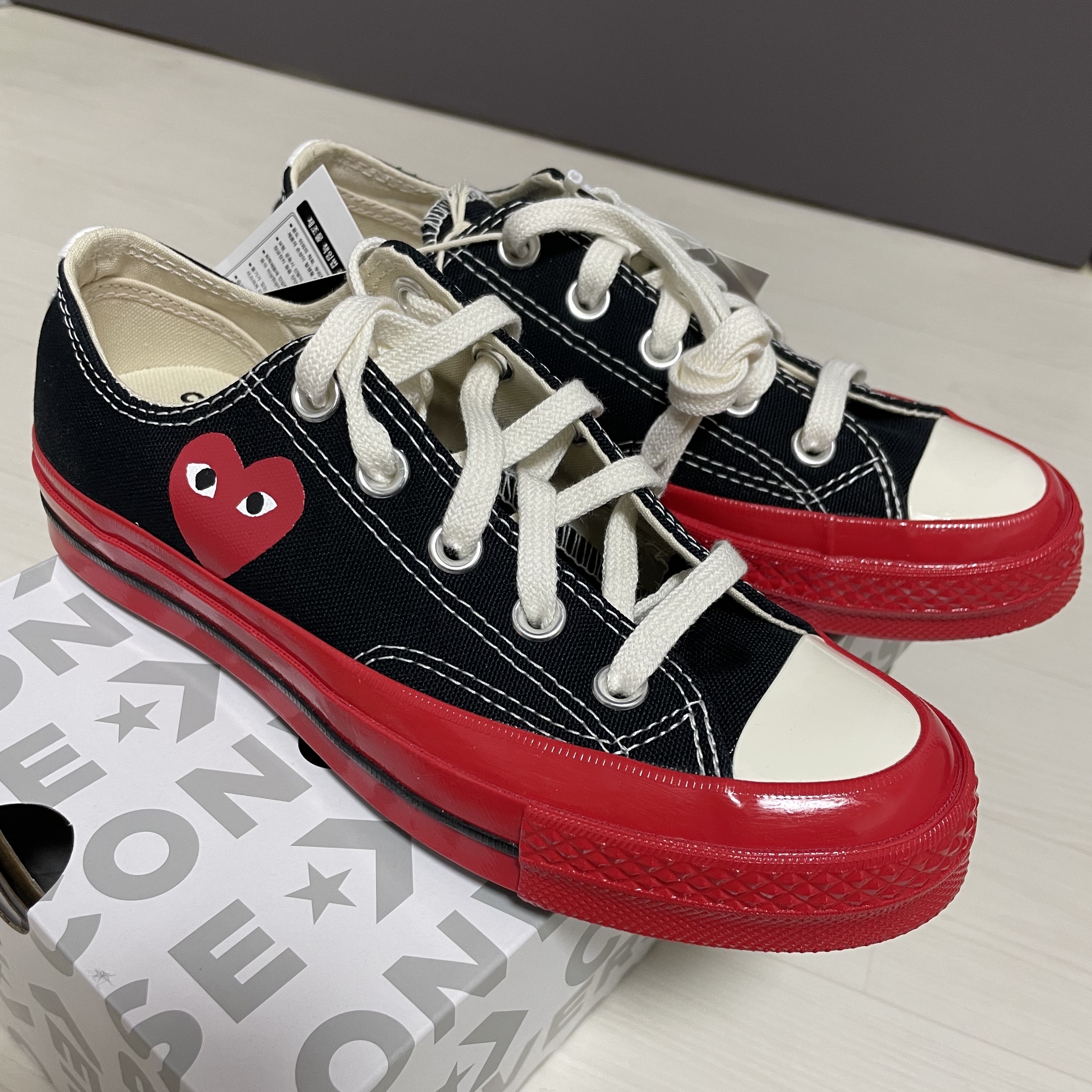 Converse x Play Comme des Garcons Chuck 70 Ox Black 착용 스타일