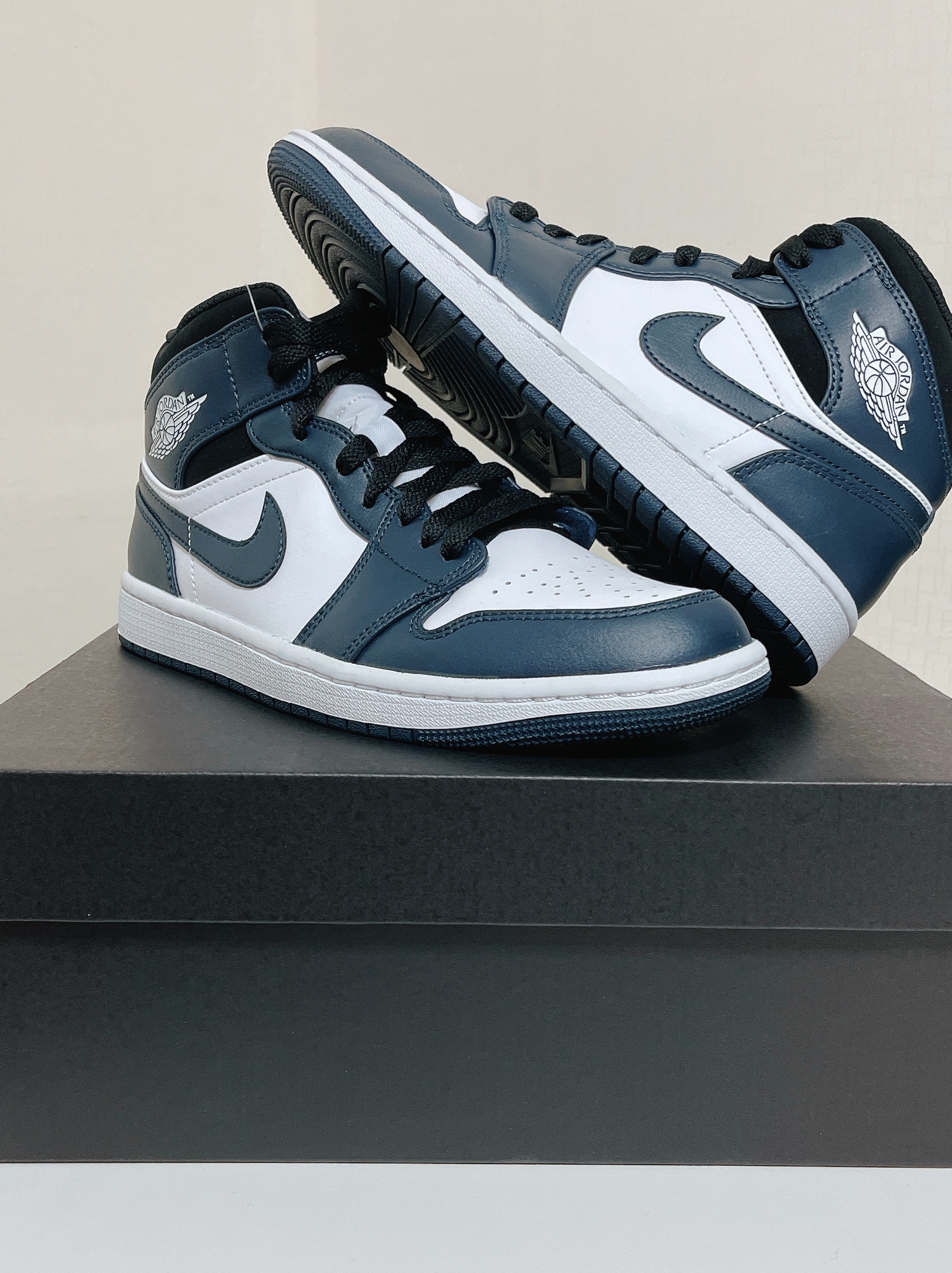 Jordan 1 Mid Dark Teal 착용 스타일 - 2