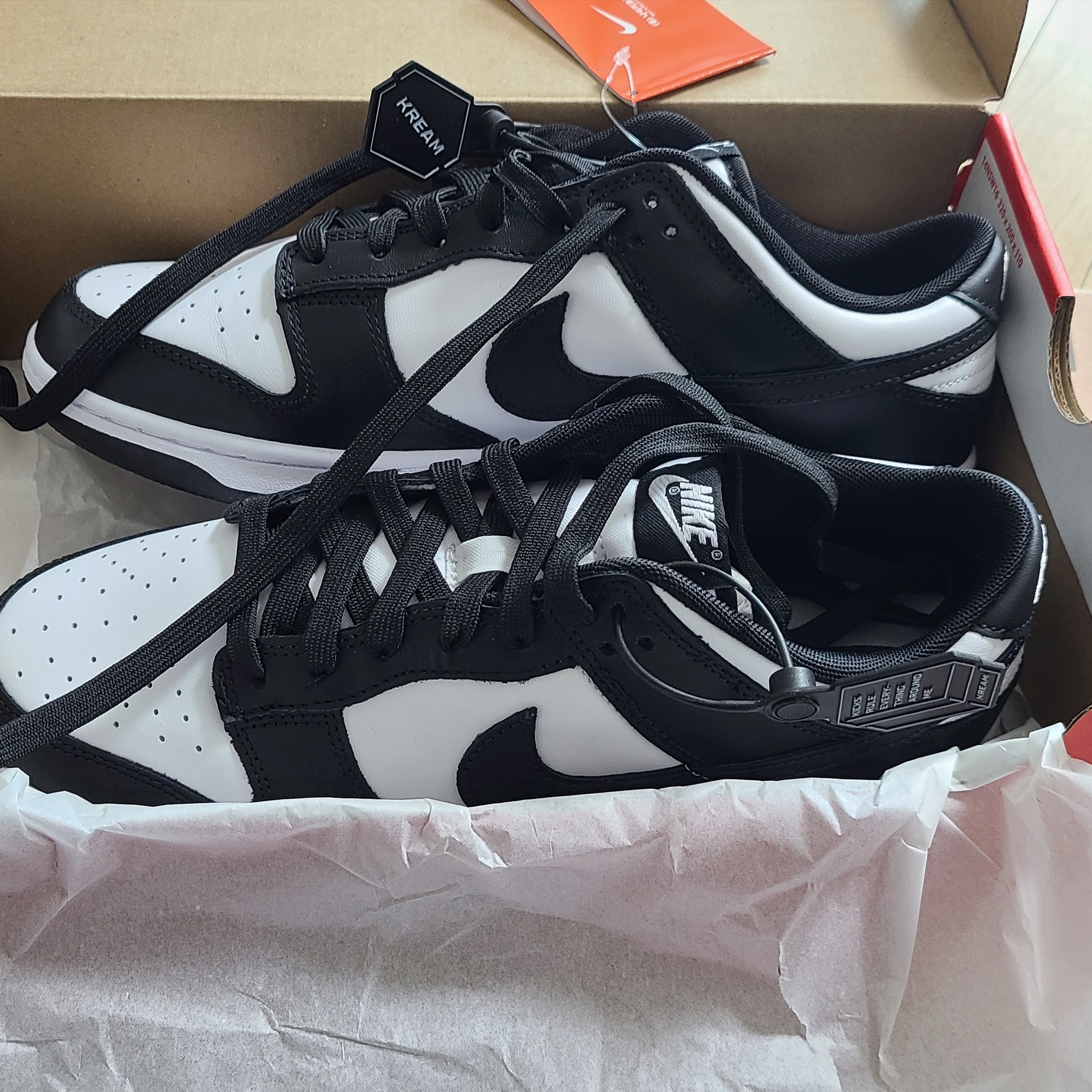 Nike Dunk Low Retro Black 착용 스타일