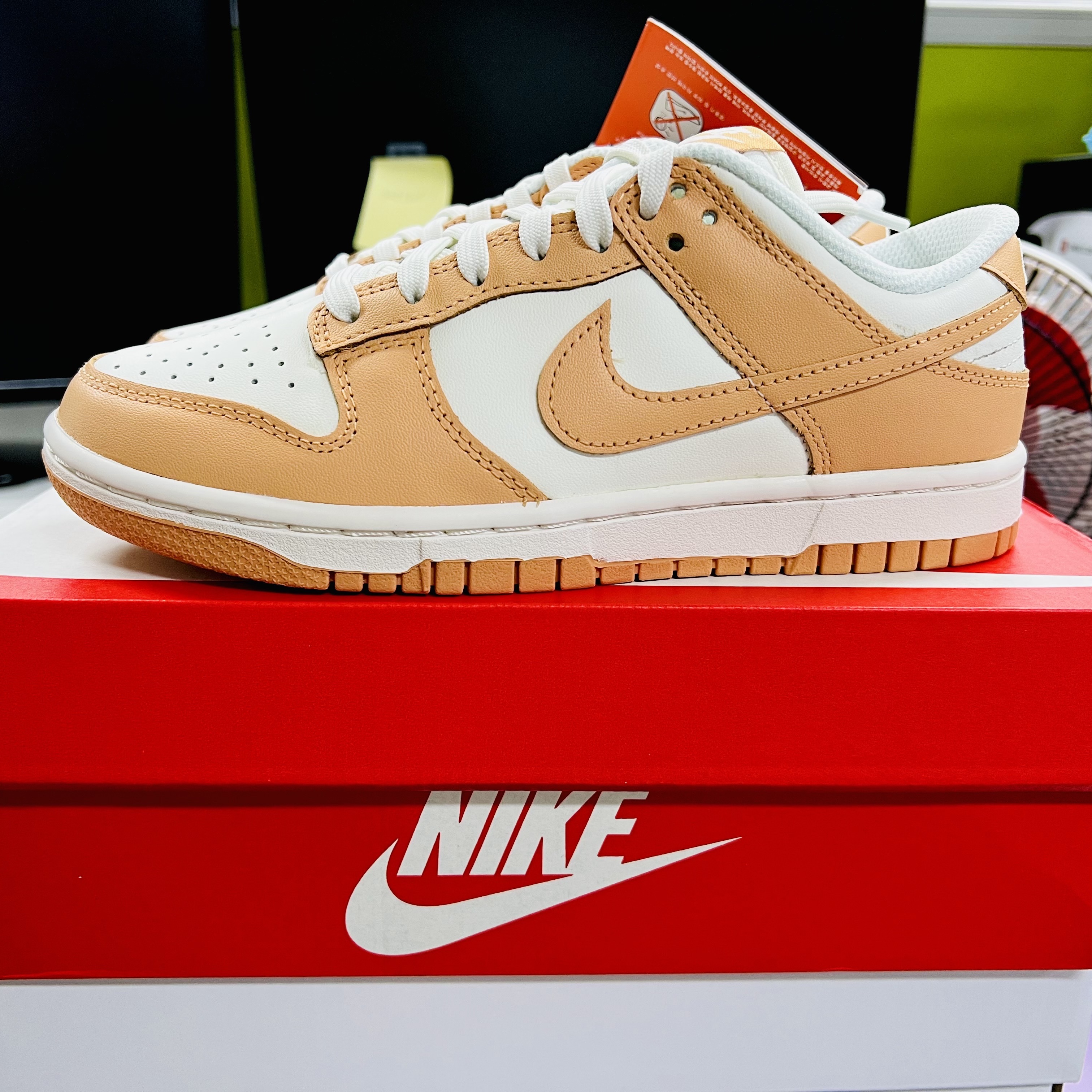 (W) Nike Dunk Low Harvest Moon 착용 스타일 - 2