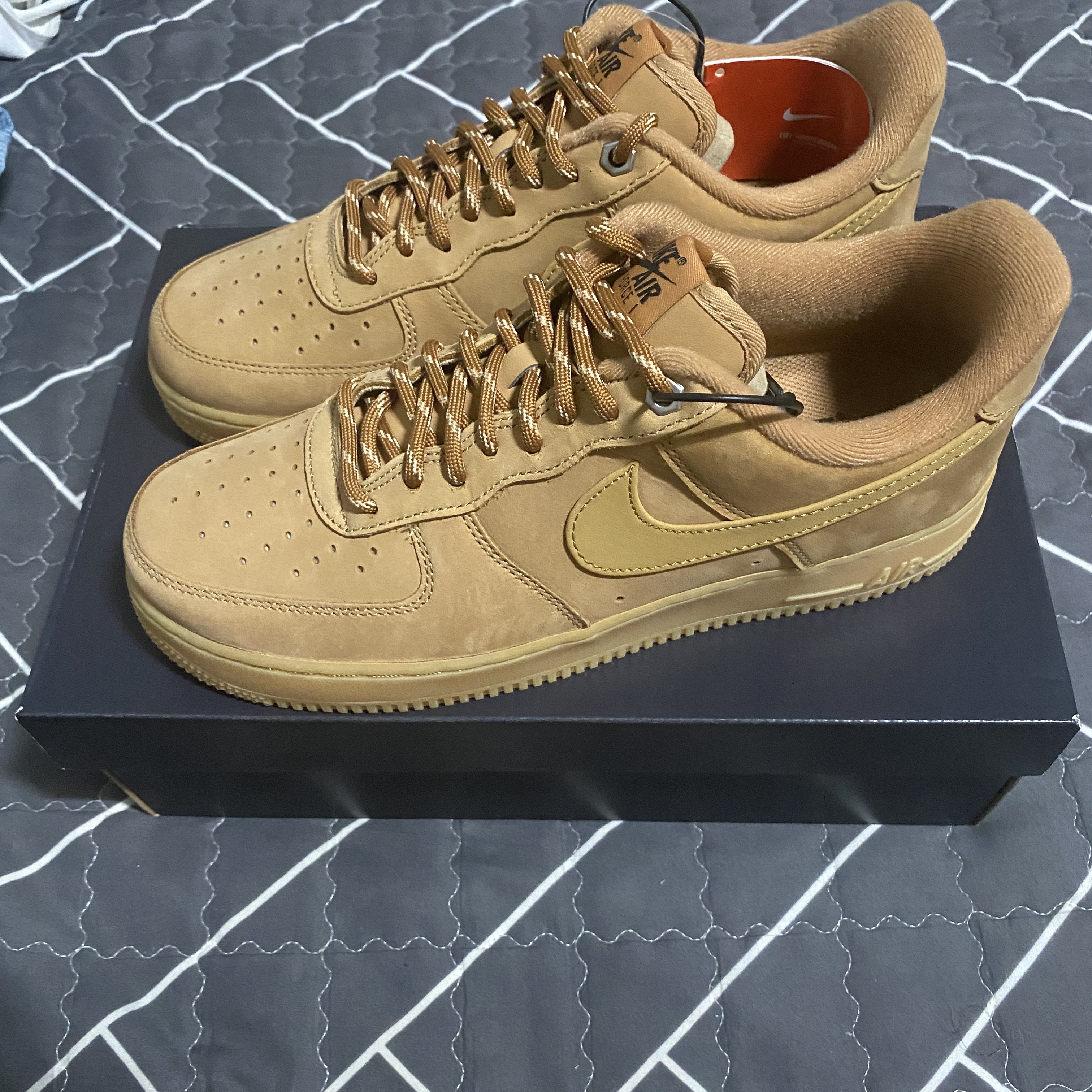 Nike Air Force 1 '07 WB Flax 착용 스타일