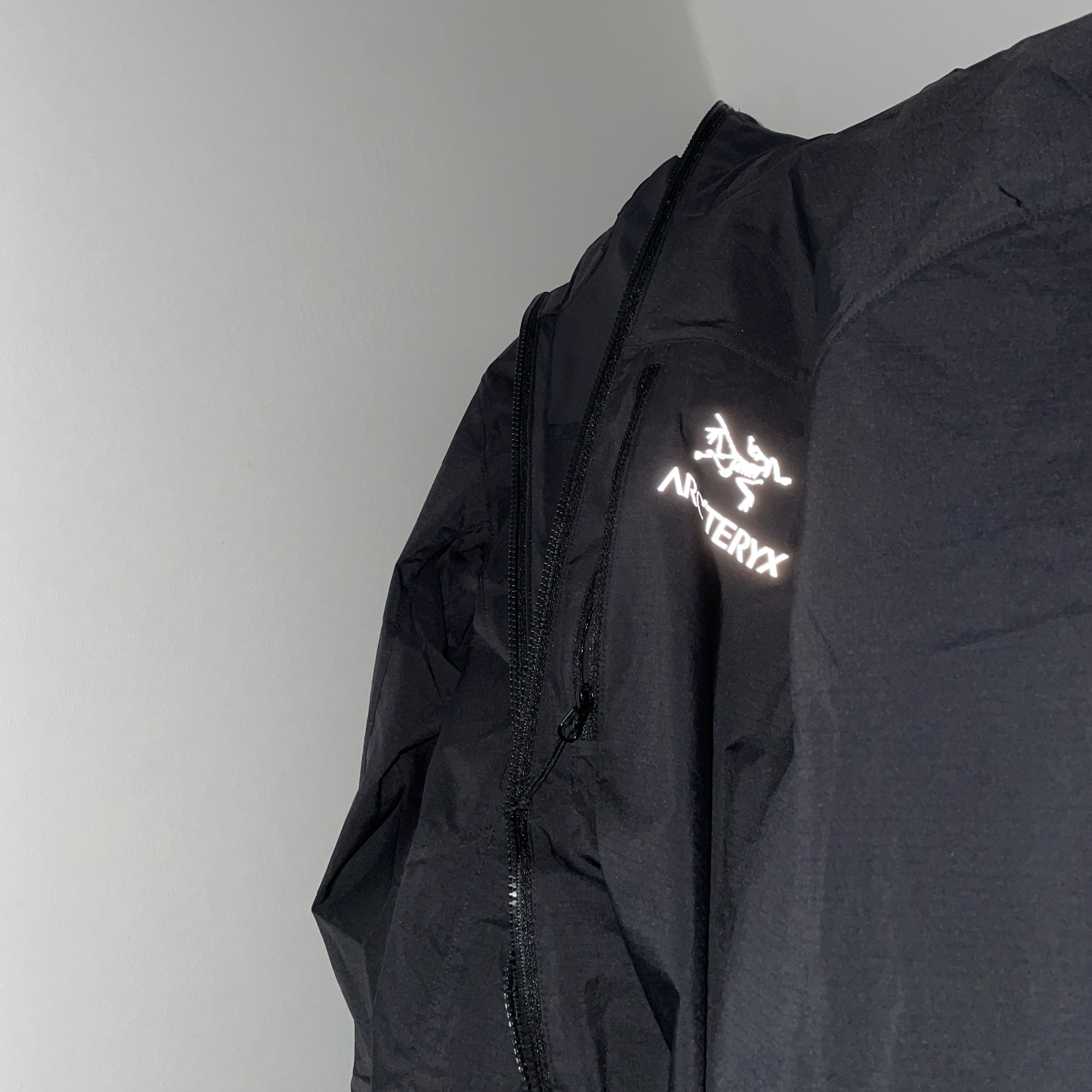 Arc'teryx Squamish Hoody Black 착용 스타일 - 1