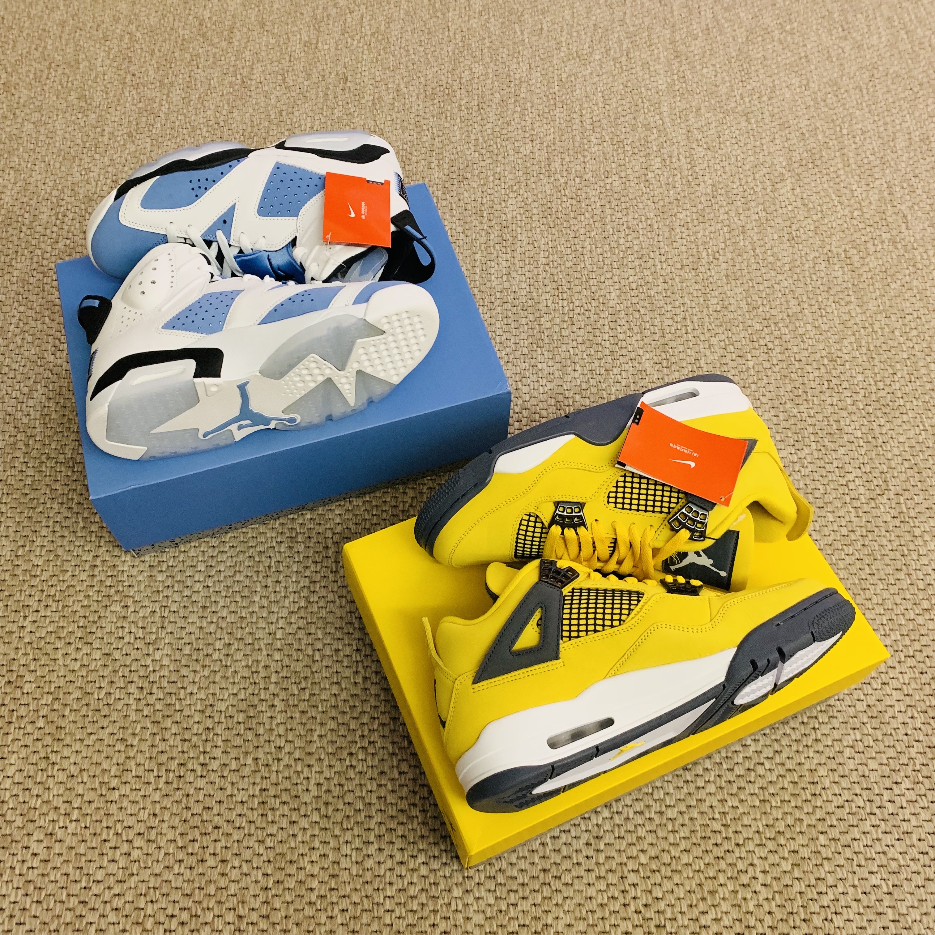 Jordan 6 Retro University Blue, Jordan 4 Retro Tour Yellow 착용 스타일 - 2