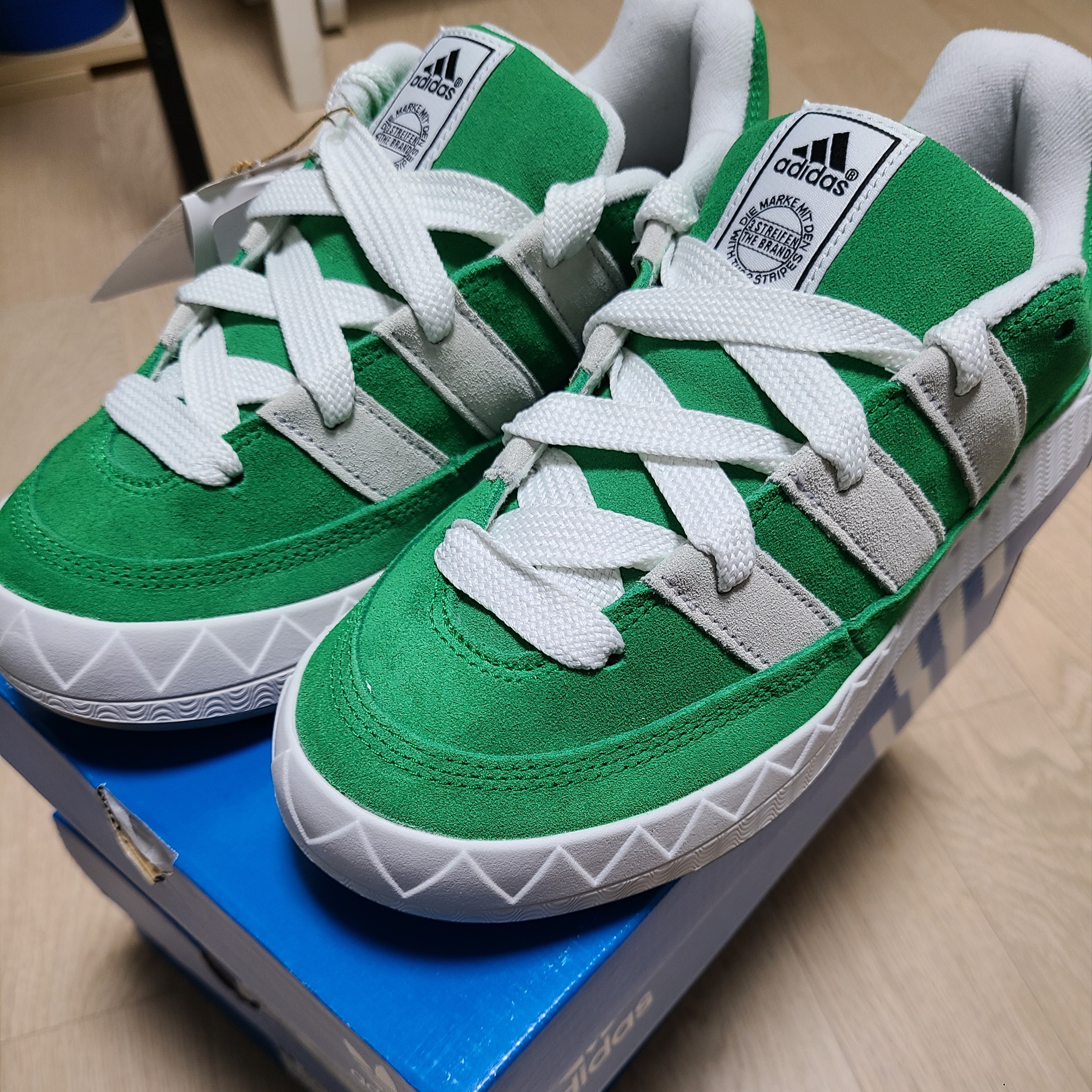 Adidas Adimatic Green 착용 스타일
