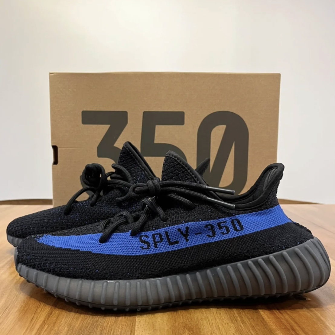 Adidas Yeezy Boost 350 V2 Dazzling Blue 착용 스타일 - 1