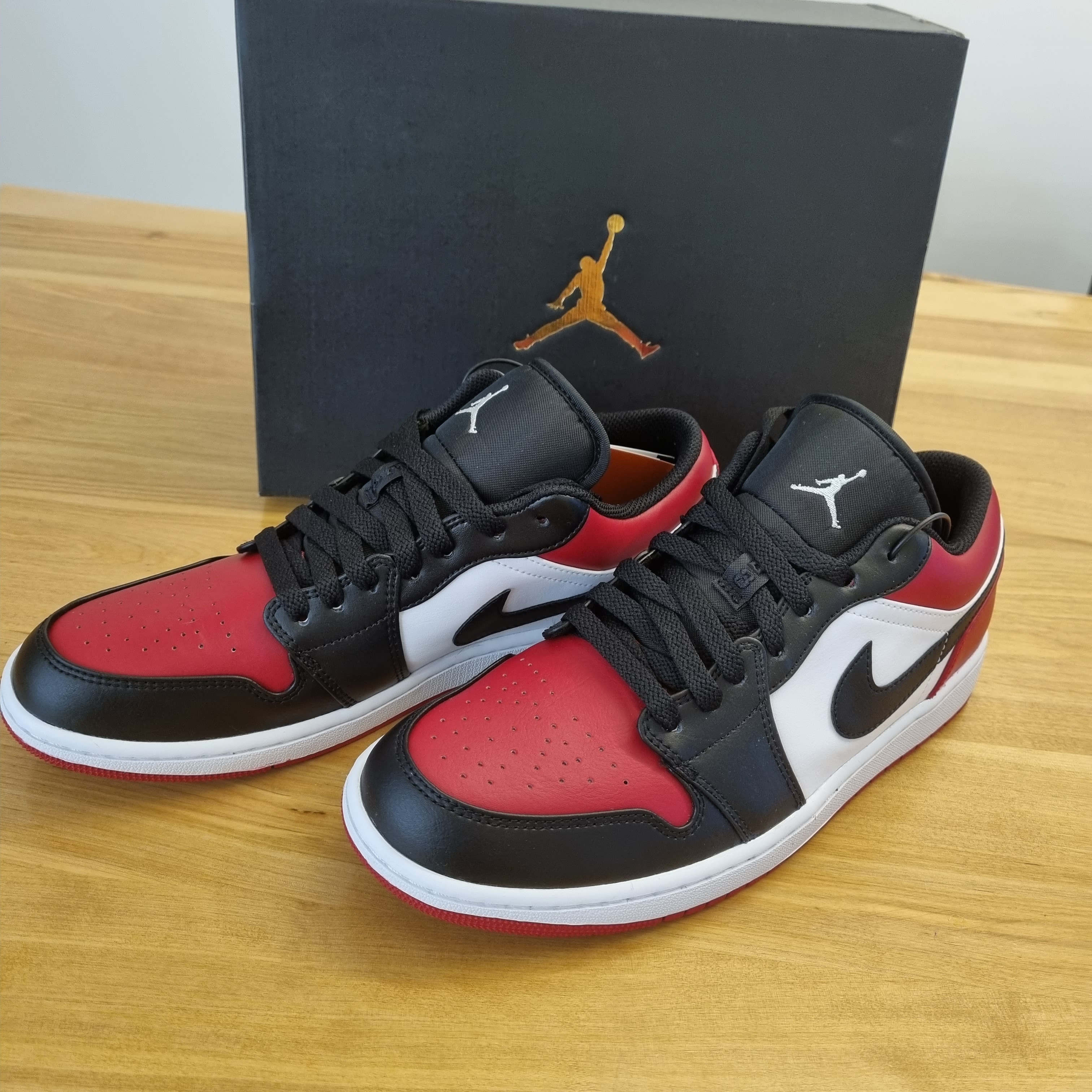 Jordan 1 Low Bred Toe 착용 스타일 - 1