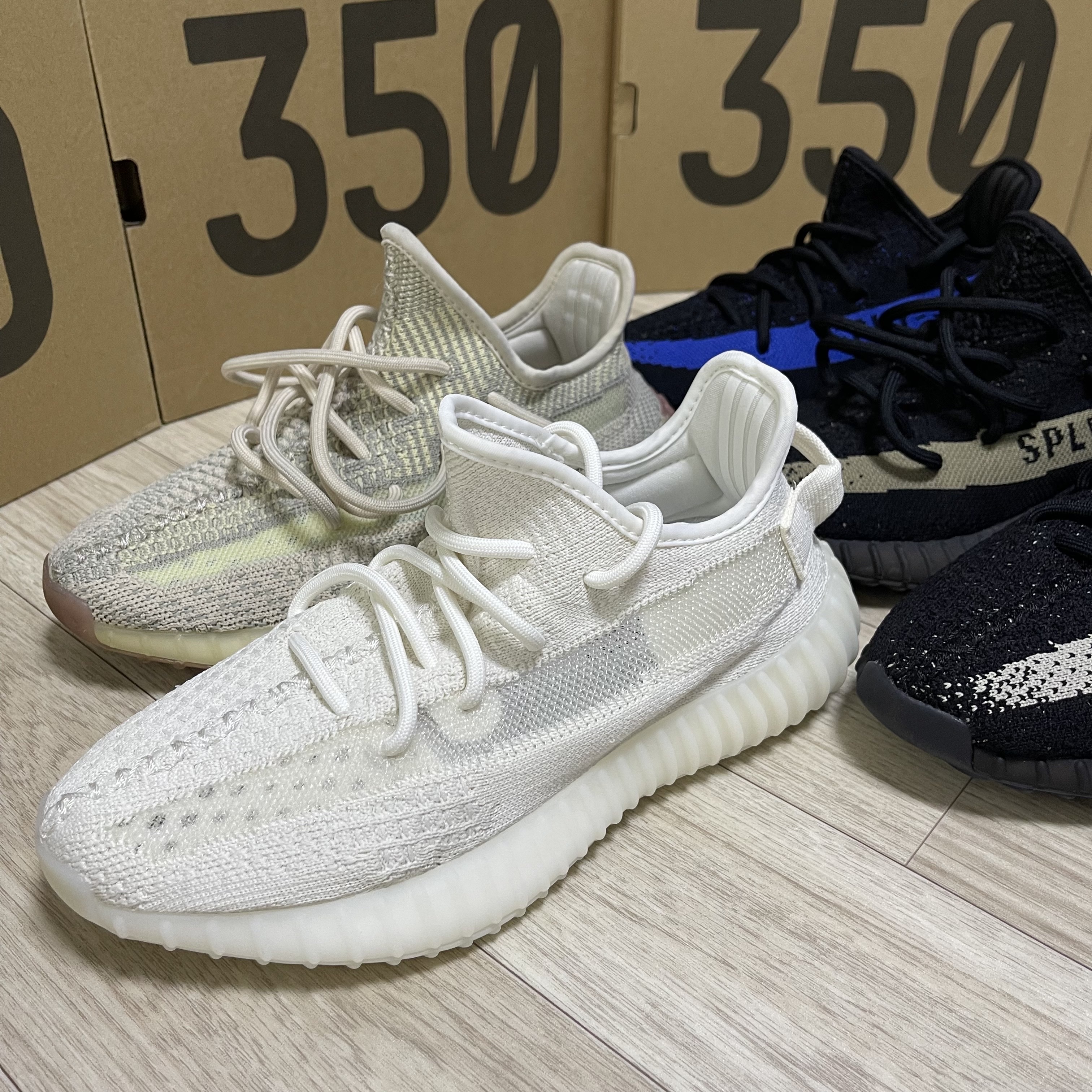 Adidas Yeezy Boost 350 V2 Bone, Adidas Yeezy Boost 350 V2 Core Black White 2022 착용 스타일 - 3