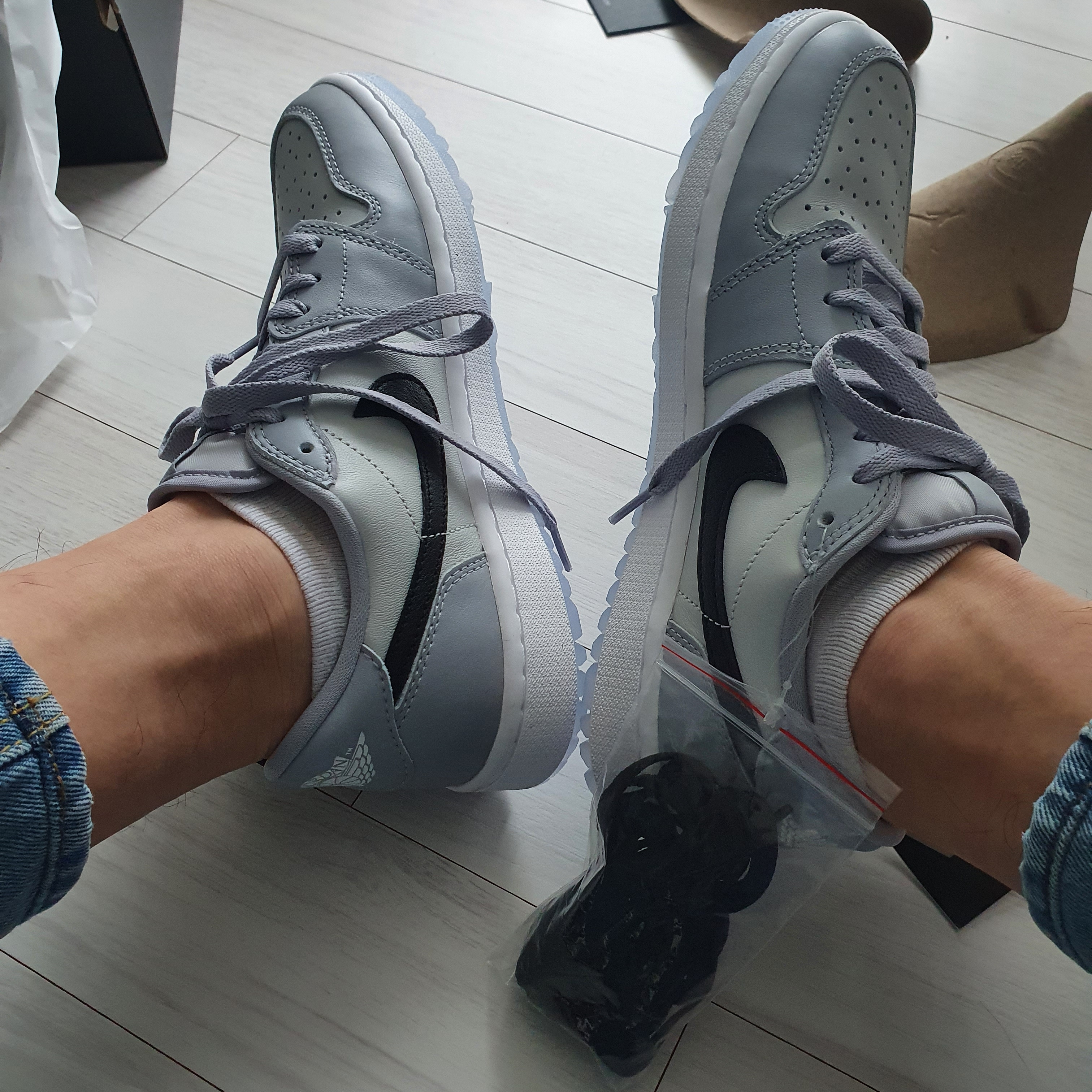 Jordan 1 Low Golf Wolf Grey 착용 스타일