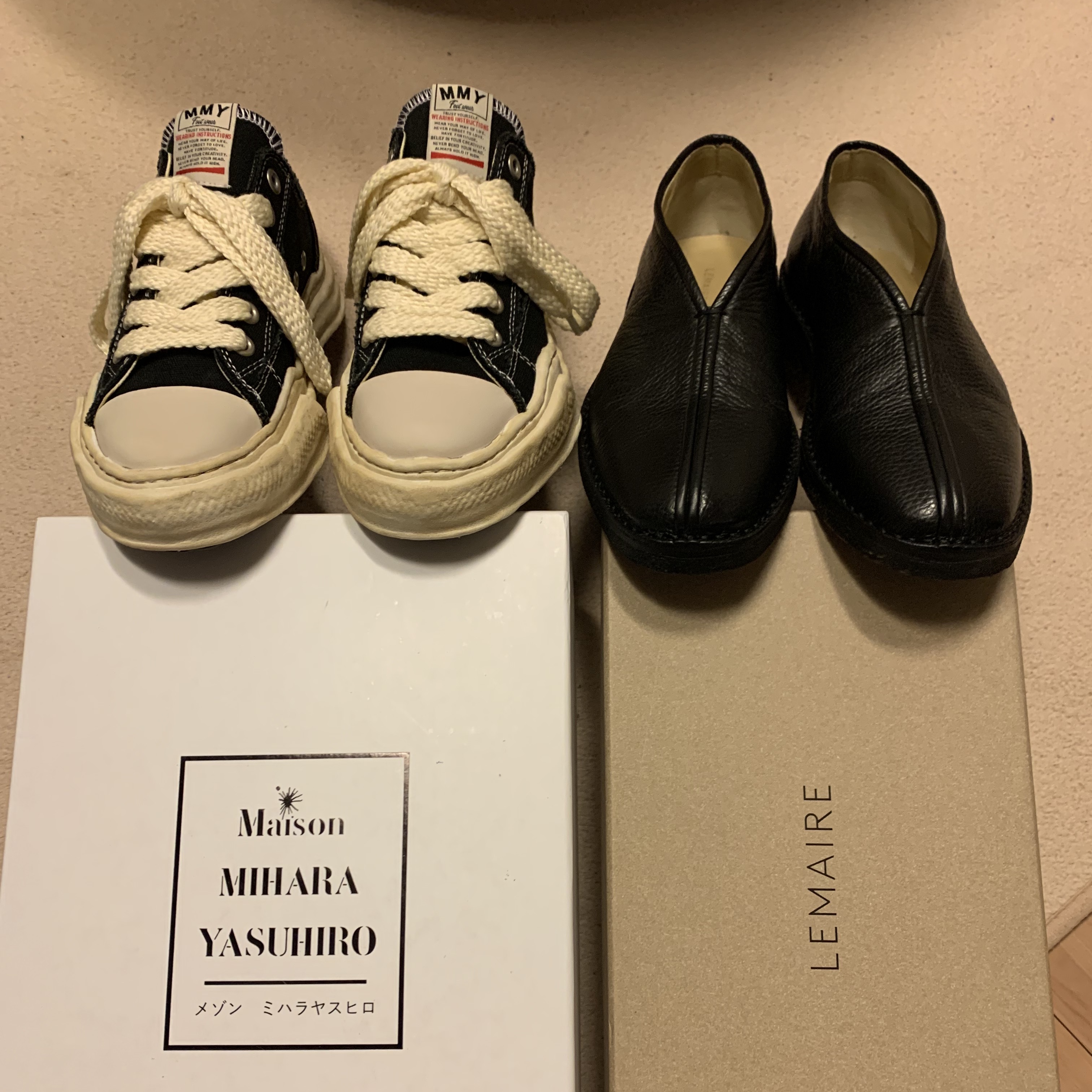 Maison Mihara Yasuhiro Peterson OG Sole OD Canvas Low-top Sneakers Black, Lemaire Piped Slippers Black 착용 스타일